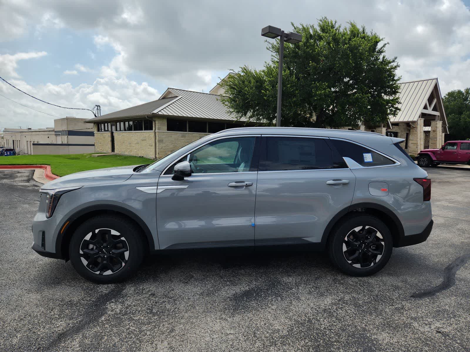 Thumbnail: 2026 Kia Sorento - 4