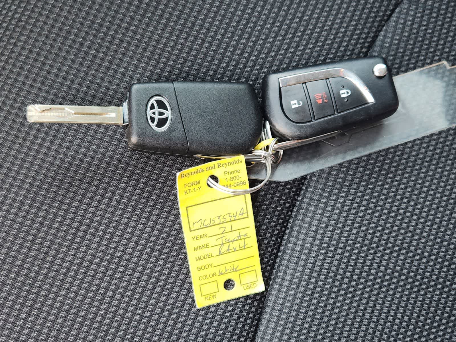 Thumbnail: 2021 Toyota RAV4 - 33