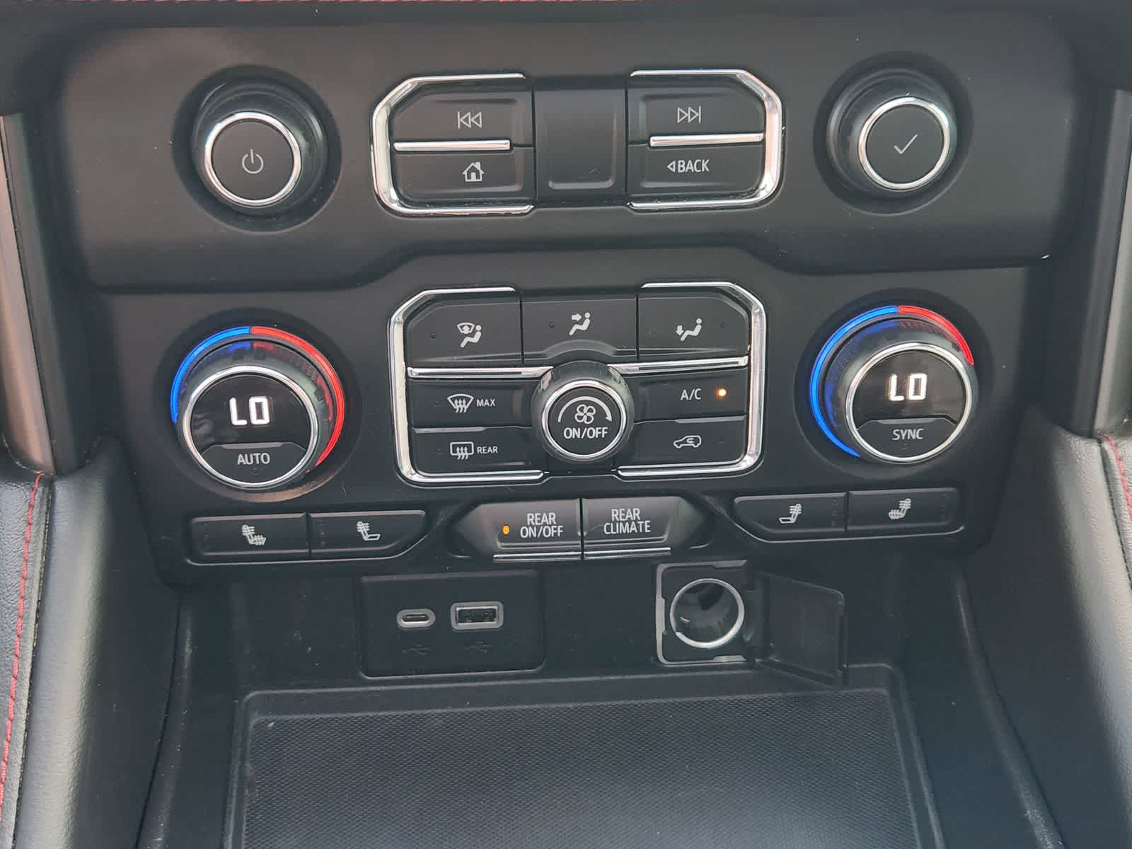 Thumbnail: 2022 Chevrolet Tahoe - 18