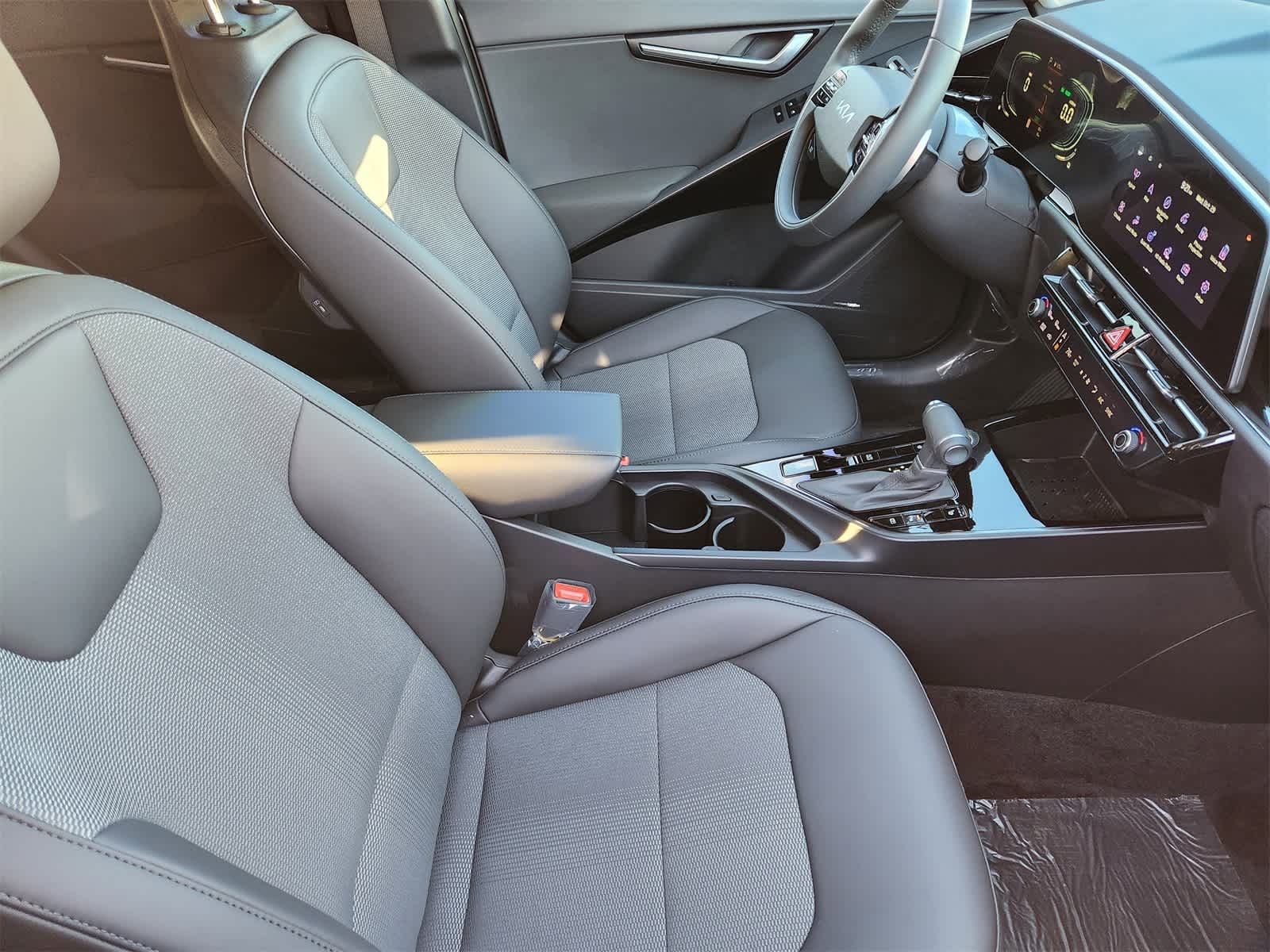 Thumbnail: 2026 Kia Niro - 12