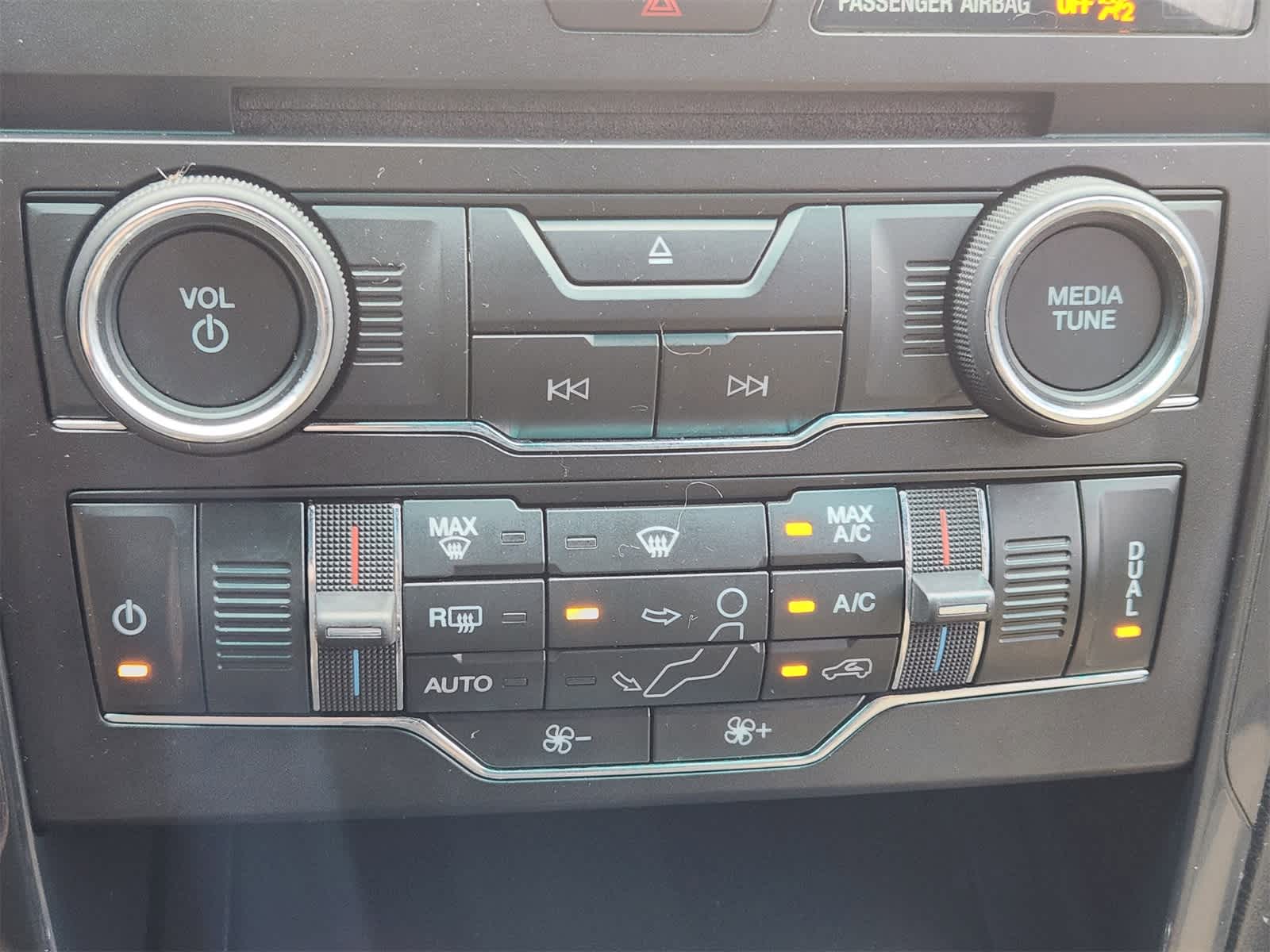 Thumbnail: 2016 Ford Explorer - 17