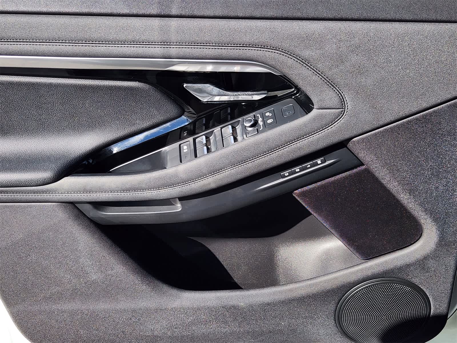 Thumbnail: 2020 Land Rover Range Rover Evoque - 22