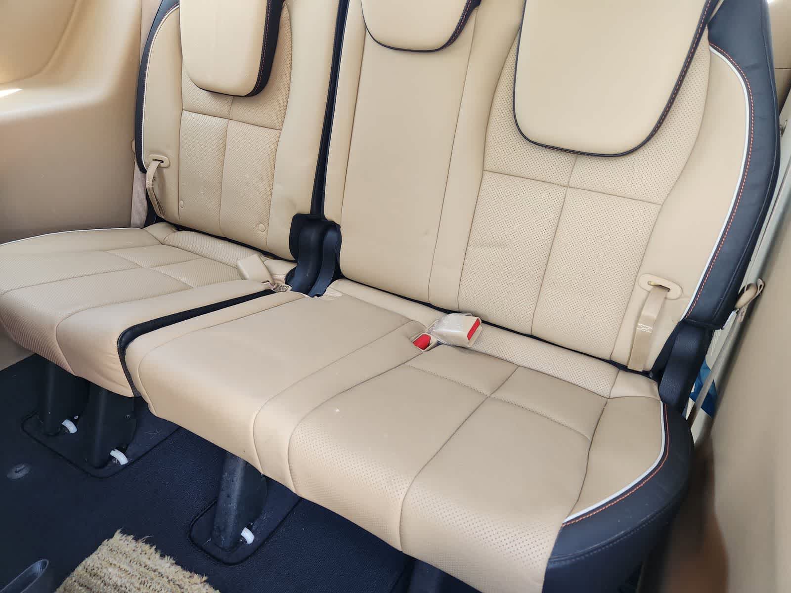 Thumbnail: 2015 Kia Sedona - 31