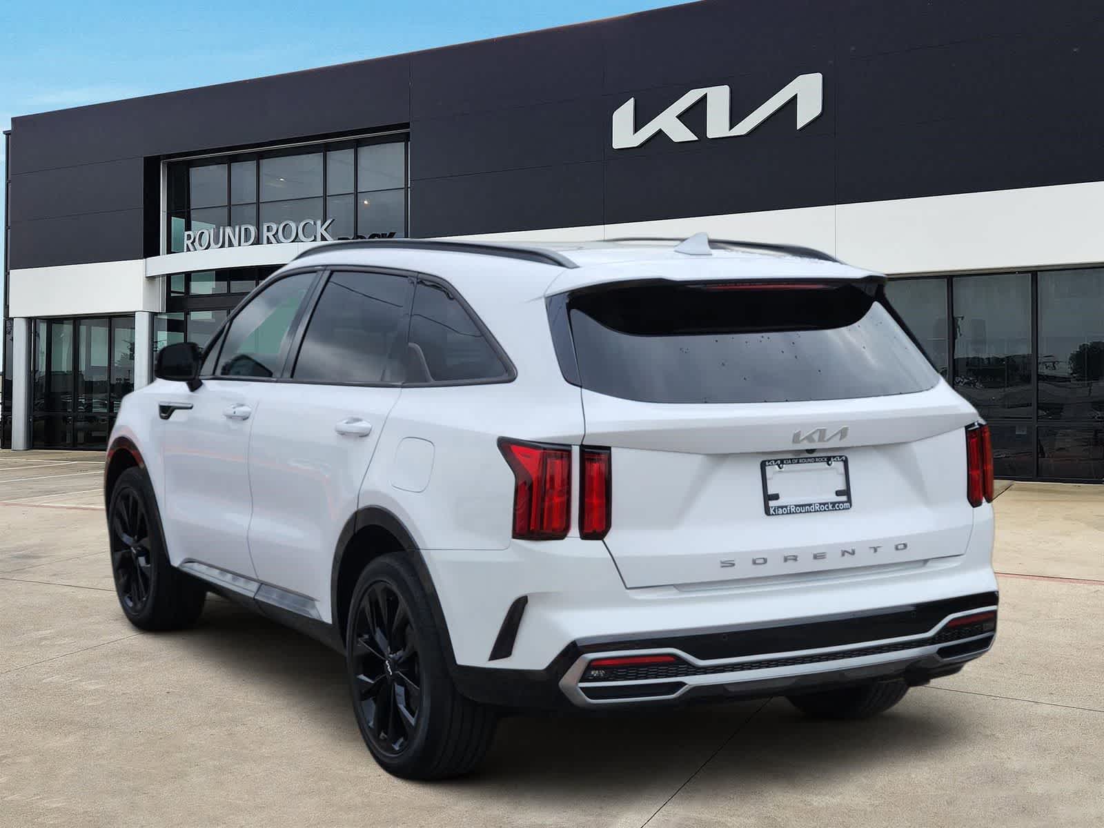 Thumbnail: 2022 Kia Sorento - 5