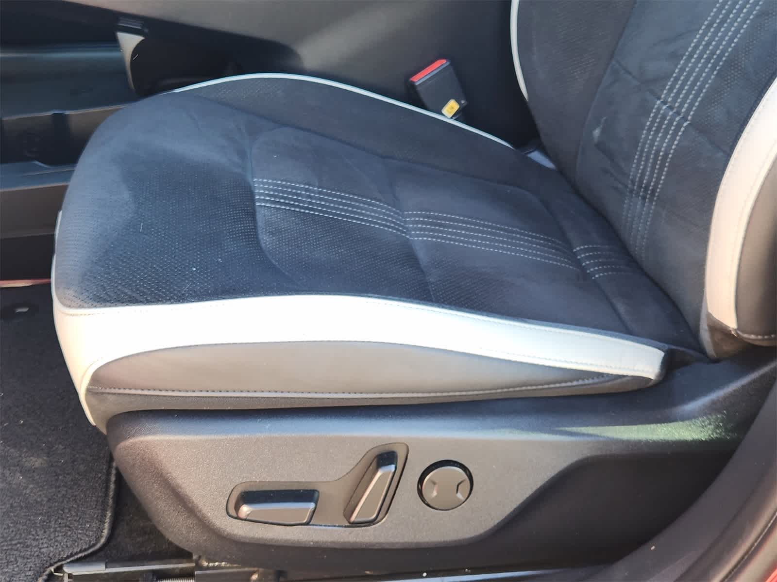 Thumbnail: 2023 Kia EV6 - 23