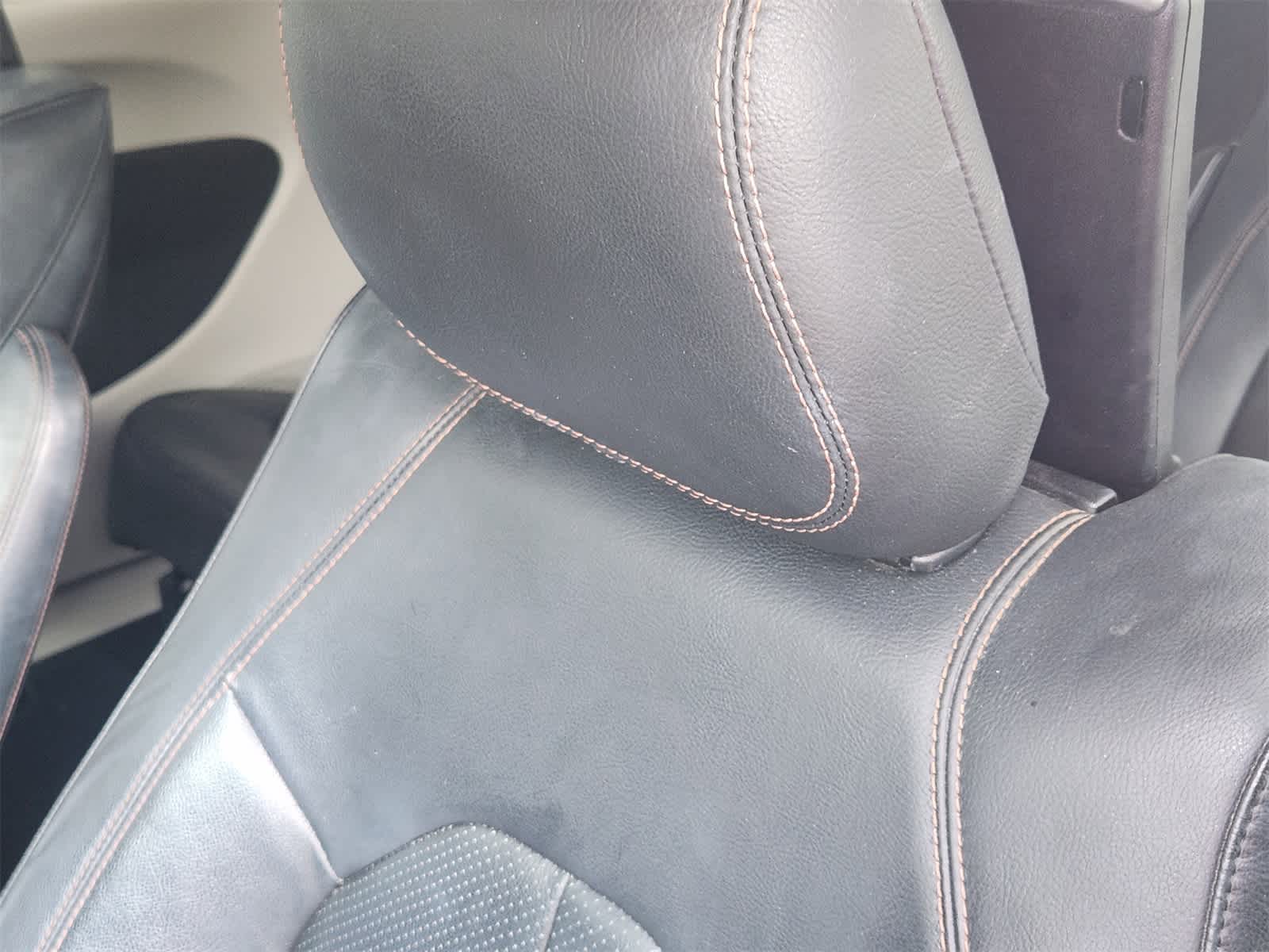 Thumbnail: 2018 Chrysler Pacifica - 14