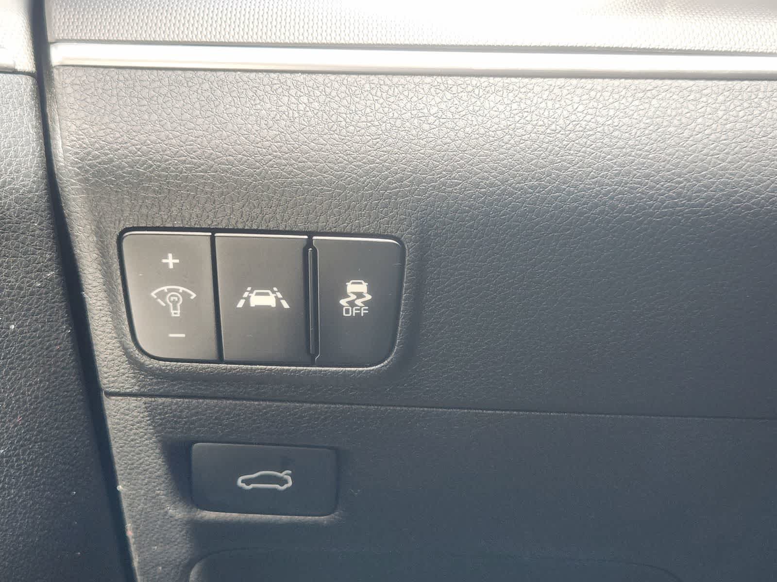 Thumbnail: 2023 Kia K5 - 21