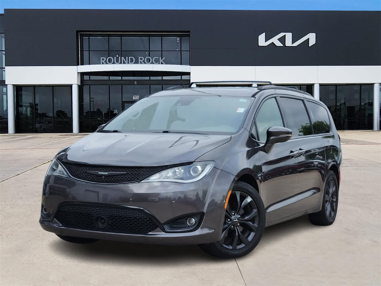 2018 Chrysler Pacifica Limited -
                  Round Rock, TX