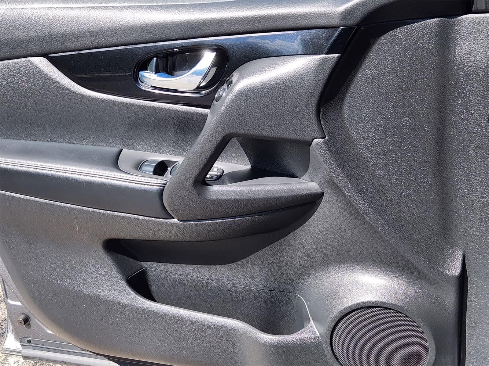 Thumbnail: 2019 Nissan Rogue Sport - 20