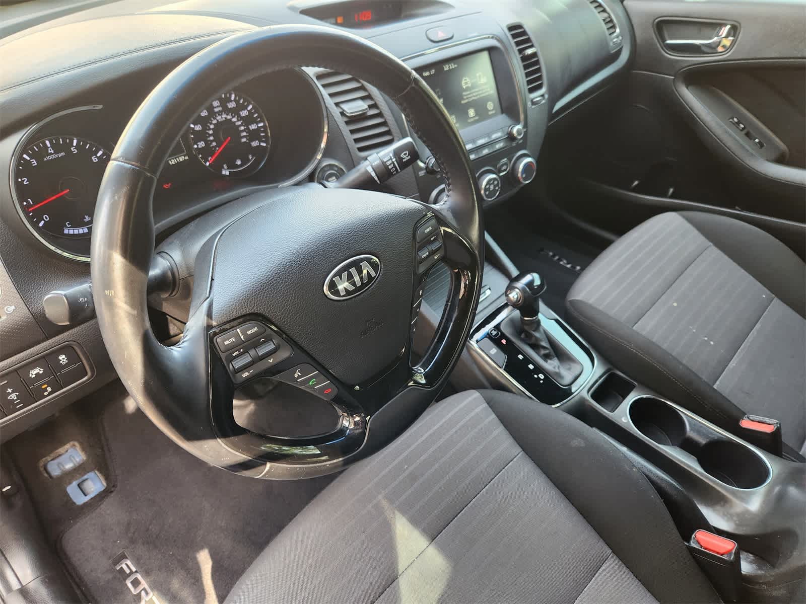 Thumbnail: 2017 Kia Forte - 2