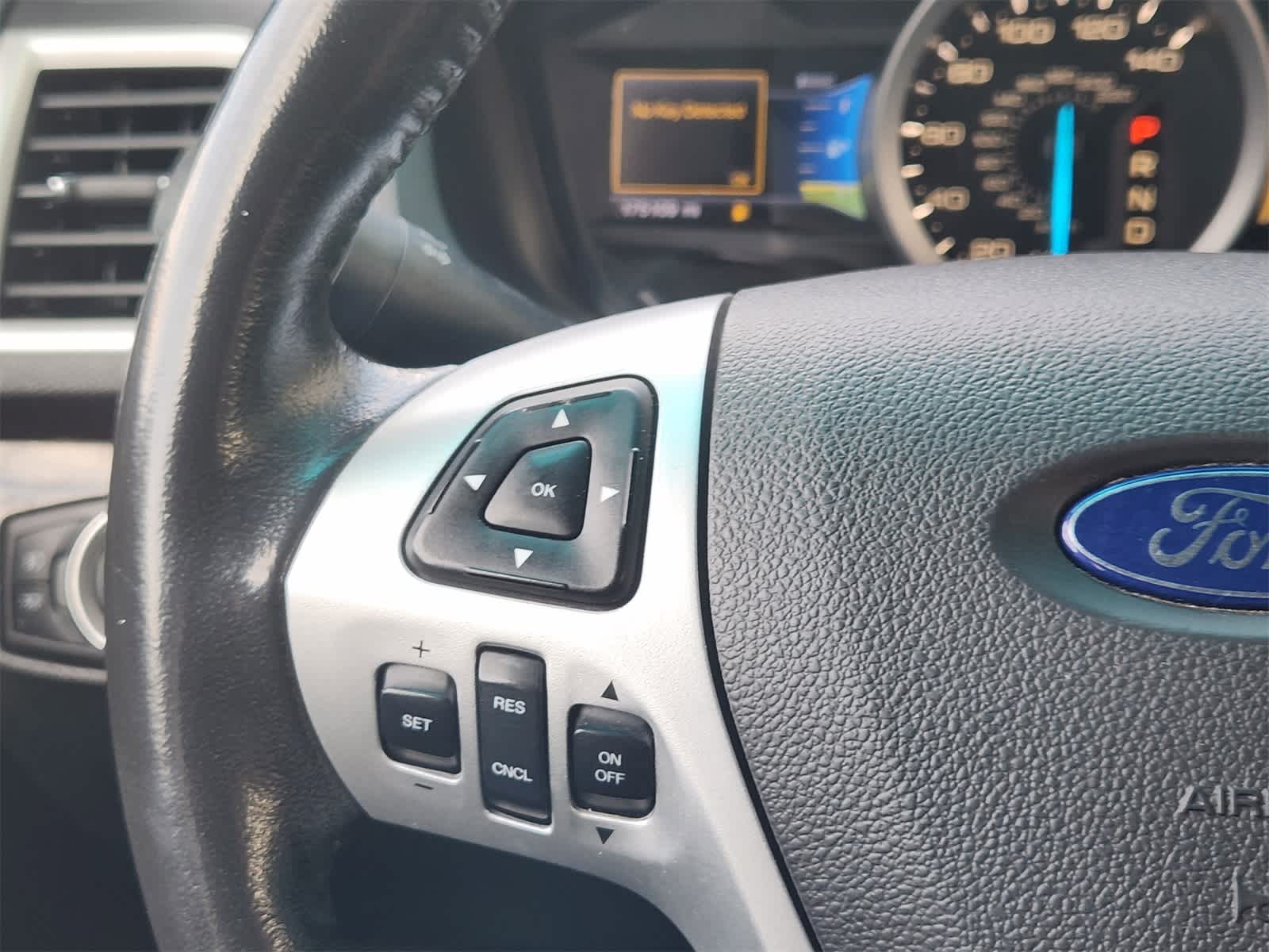 Thumbnail: 2013 Ford Explorer - 26