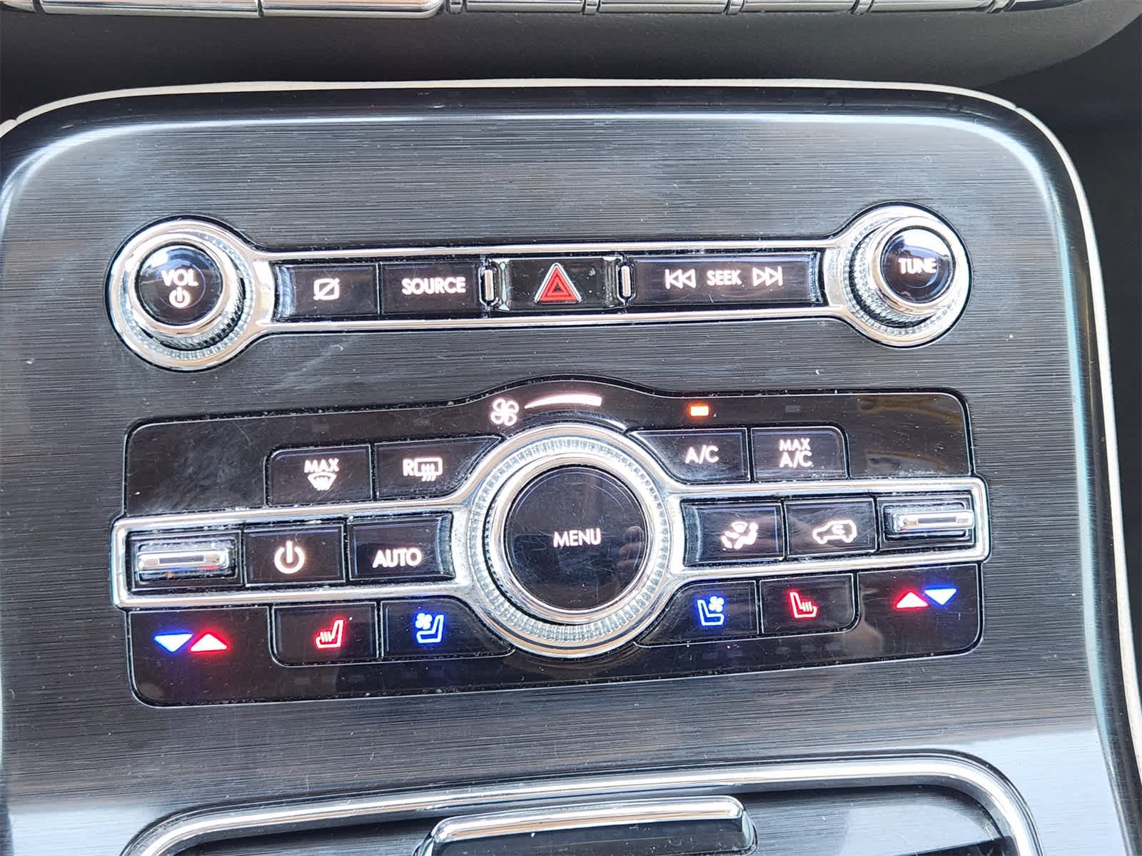 Thumbnail: 2022 Lincoln Nautilus - 19