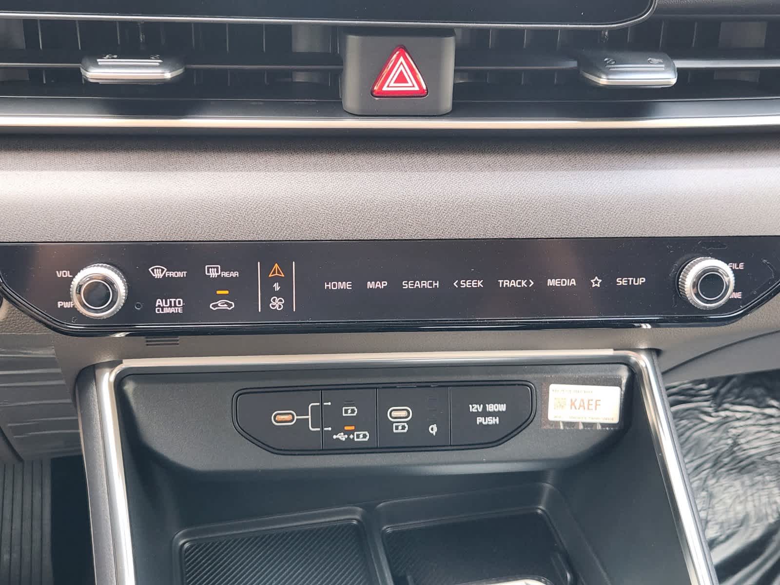 2027 Kia Carnival EX - Photo 15