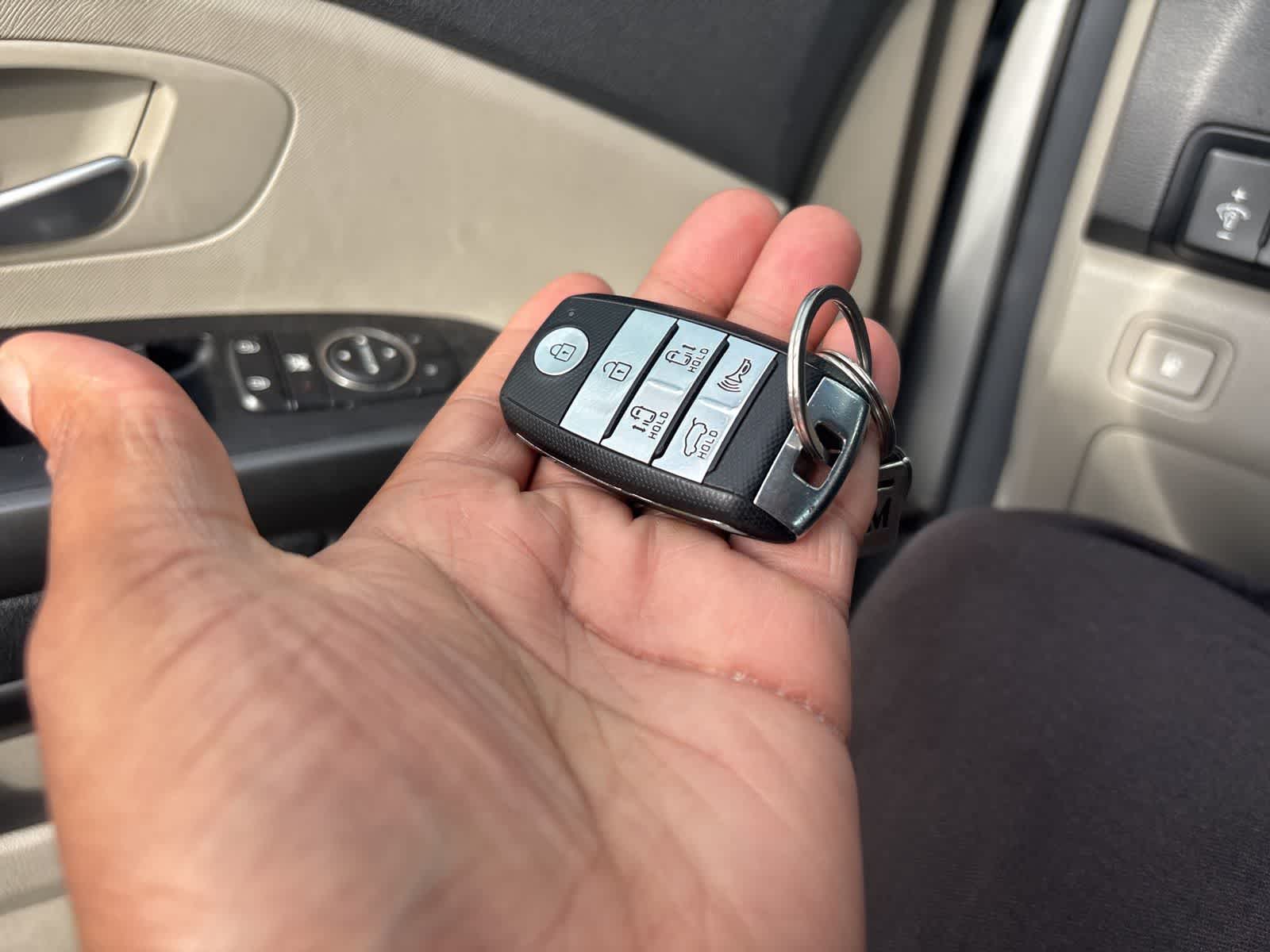 Thumbnail: 2019 Kia Sedona - 3