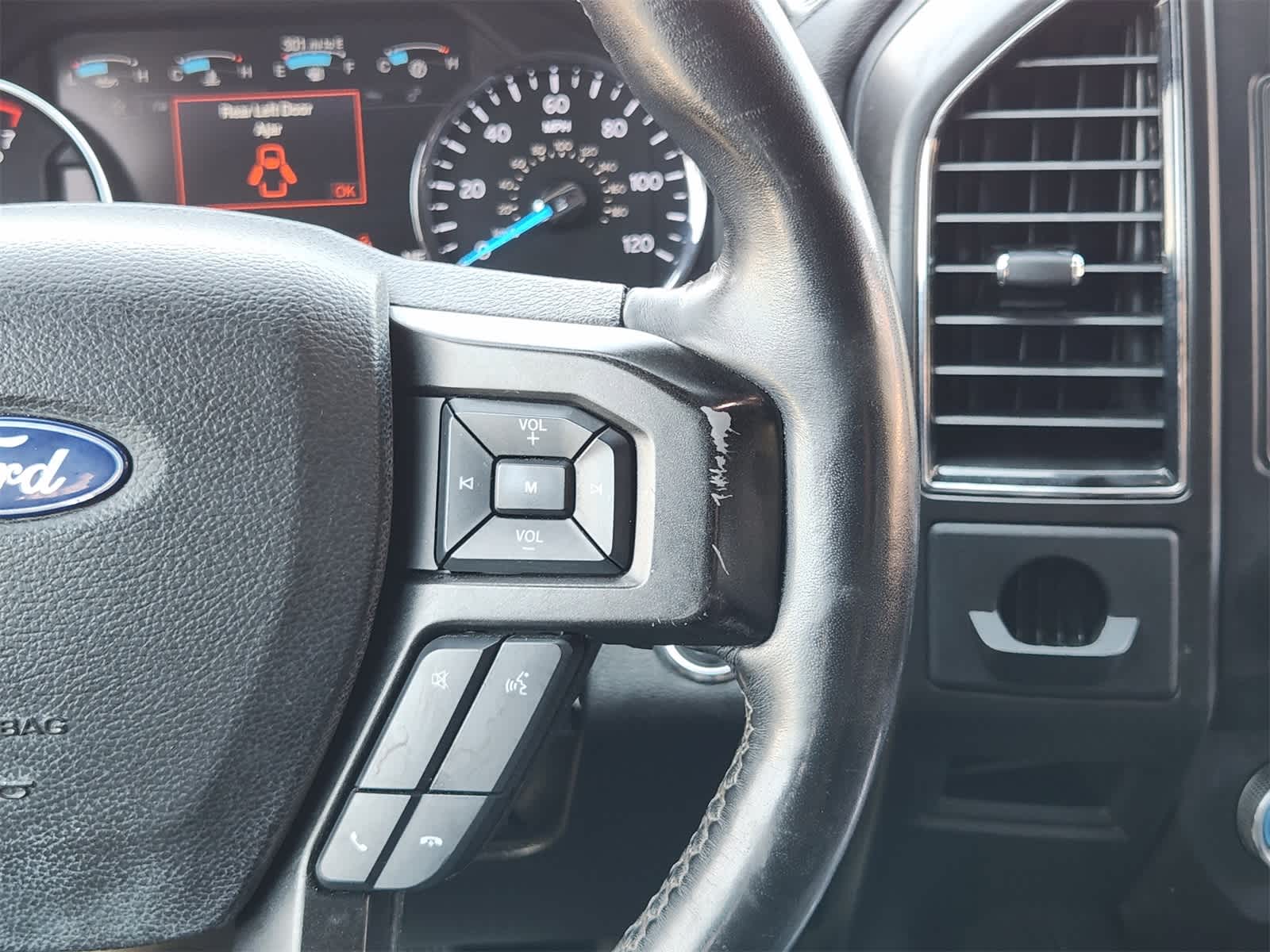 Thumbnail: 2019 Ford Expedition - 28