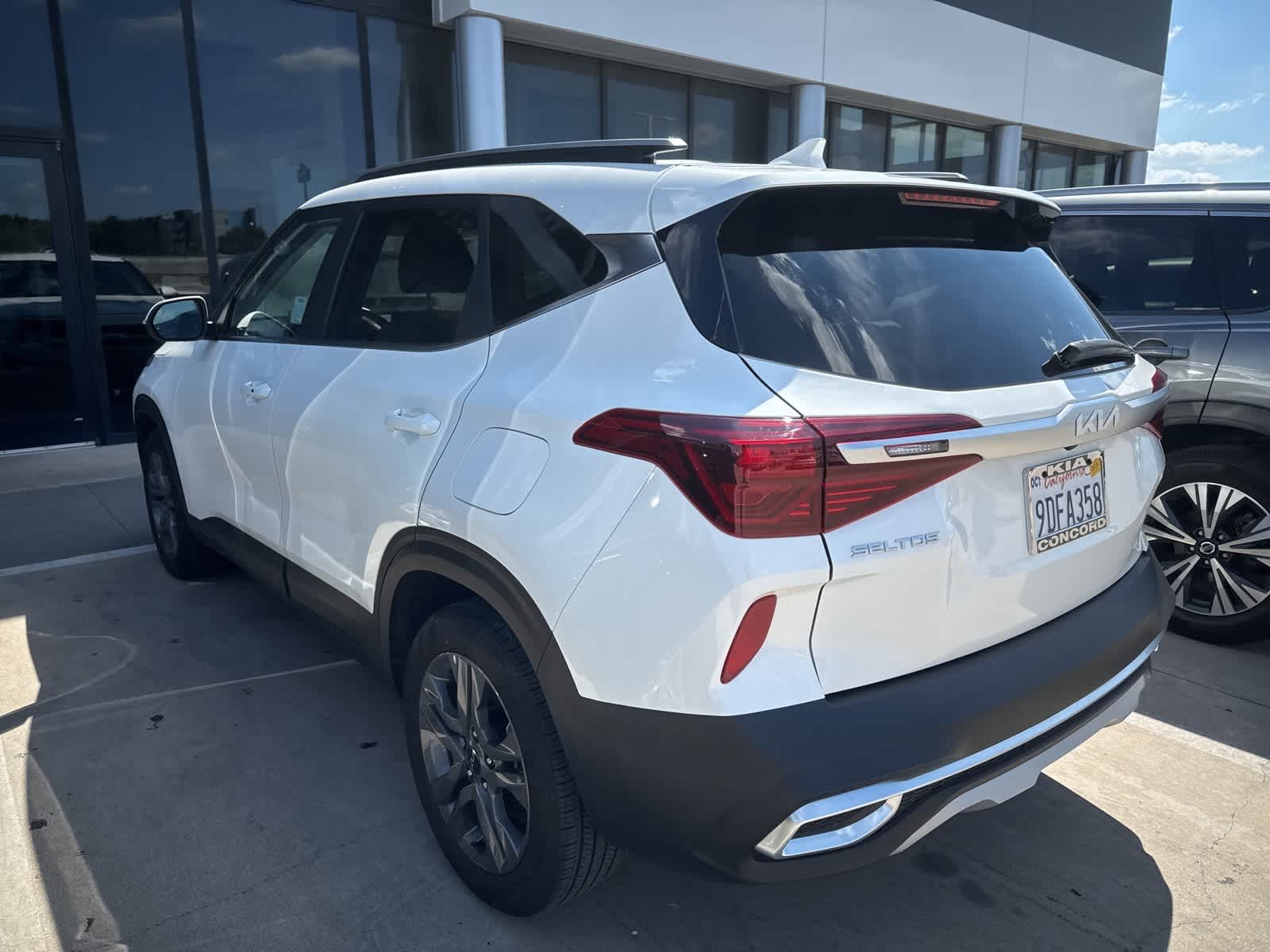 Thumbnail: 2023 Kia Seltos - 6