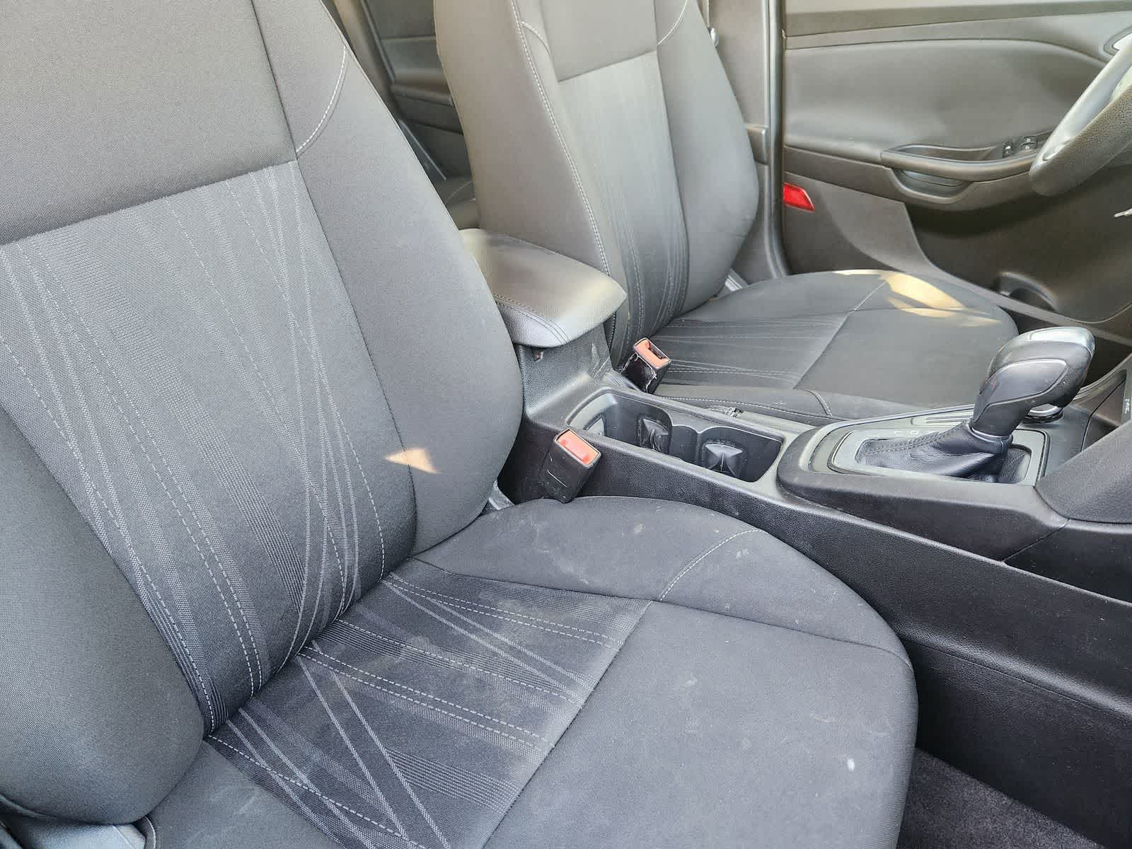 Thumbnail: 2015 Ford Focus - 14