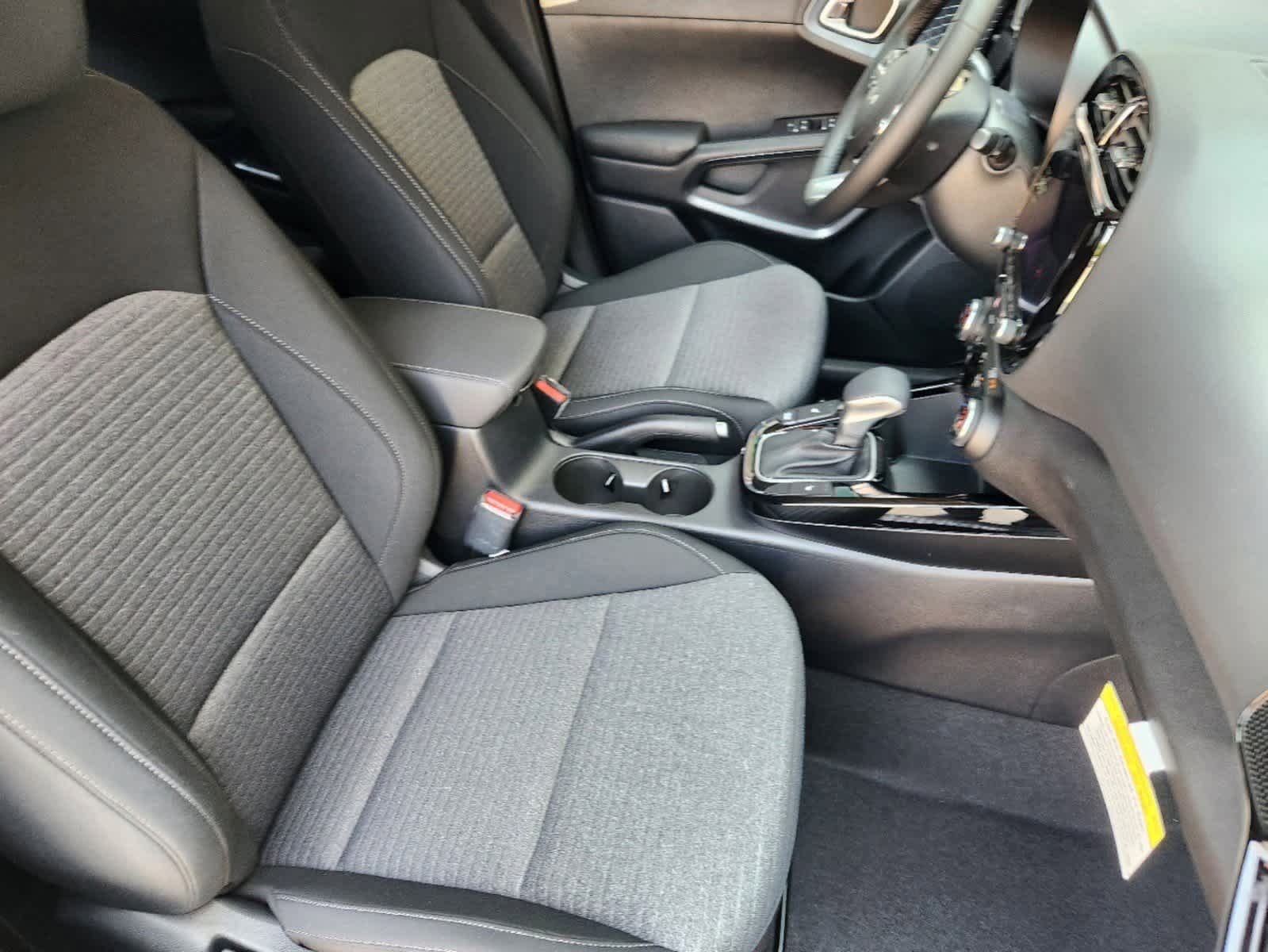 2025 Kia Soul EX 11