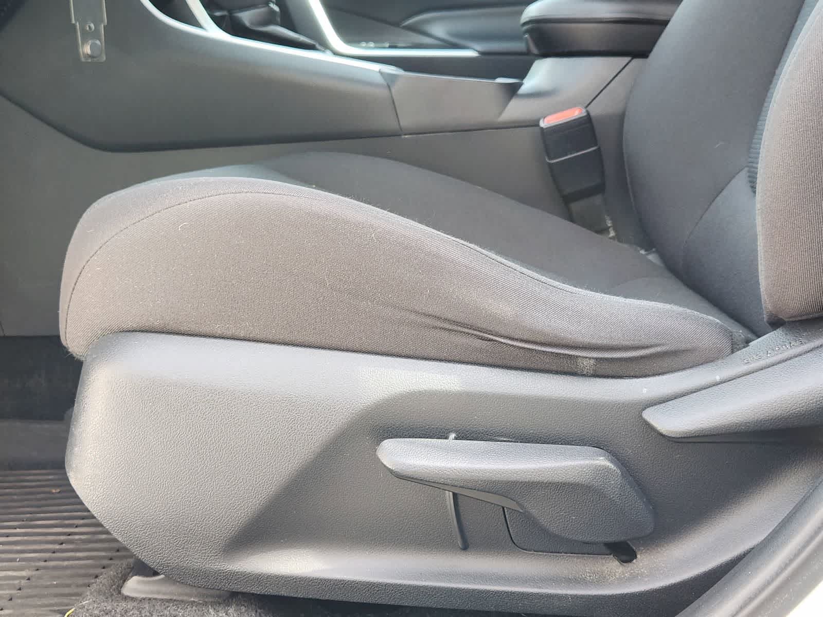 Thumbnail: 2021 Toyota RAV4 - 23