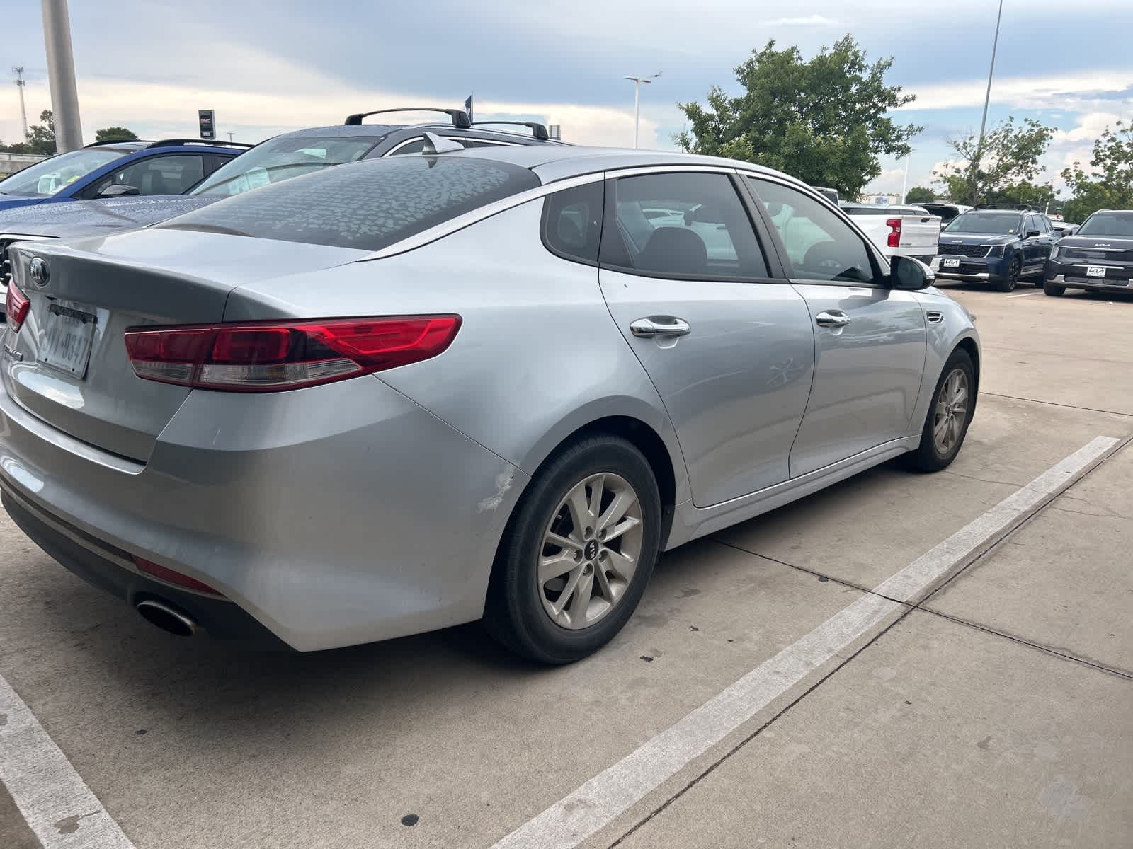 Thumbnail: 2017 Kia Optima - 4