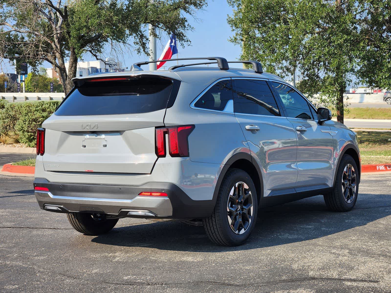 Thumbnail: 2026 Kia Sorento - 4