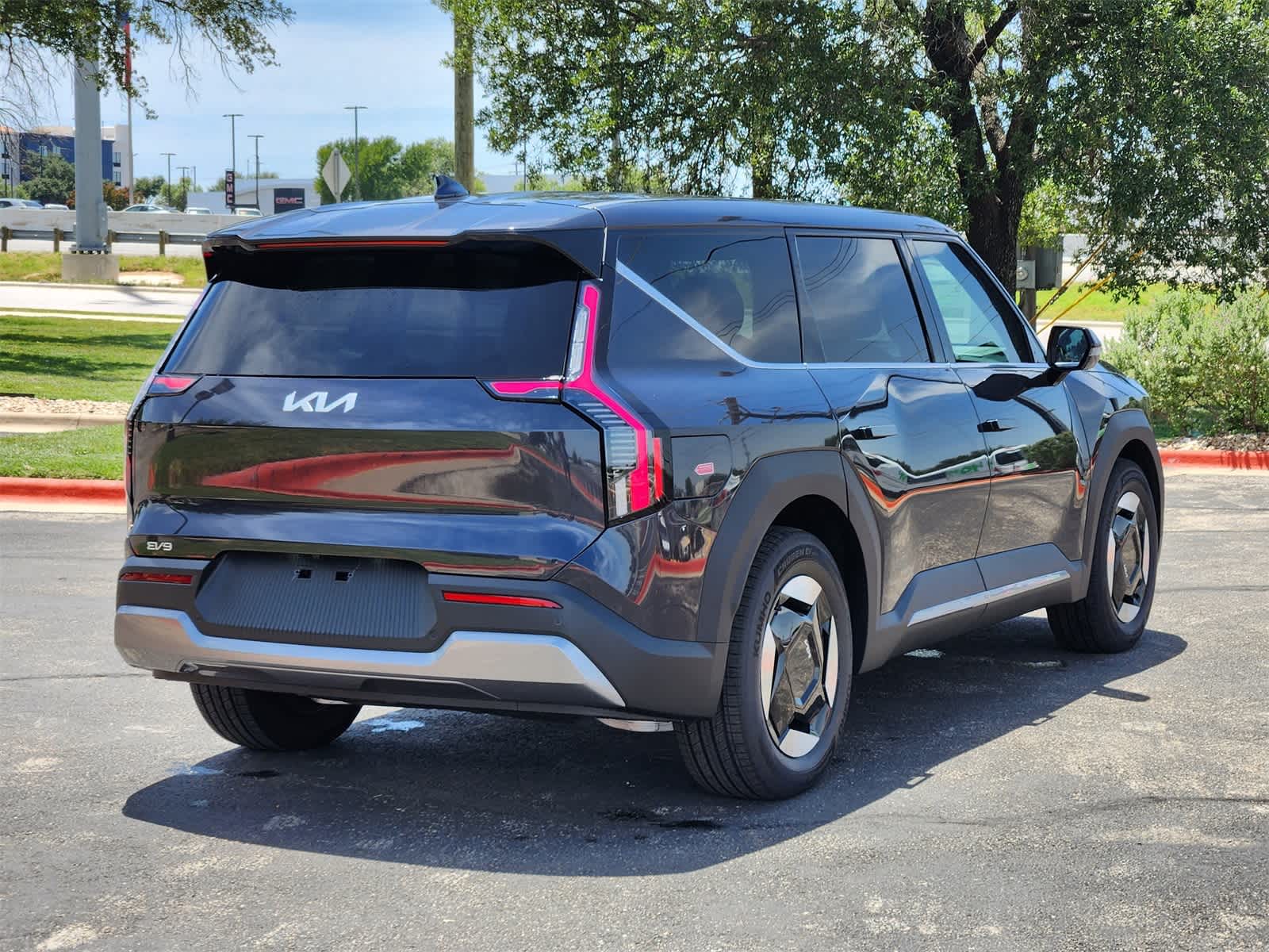Thumbnail: 2026 Kia EV9 - 5