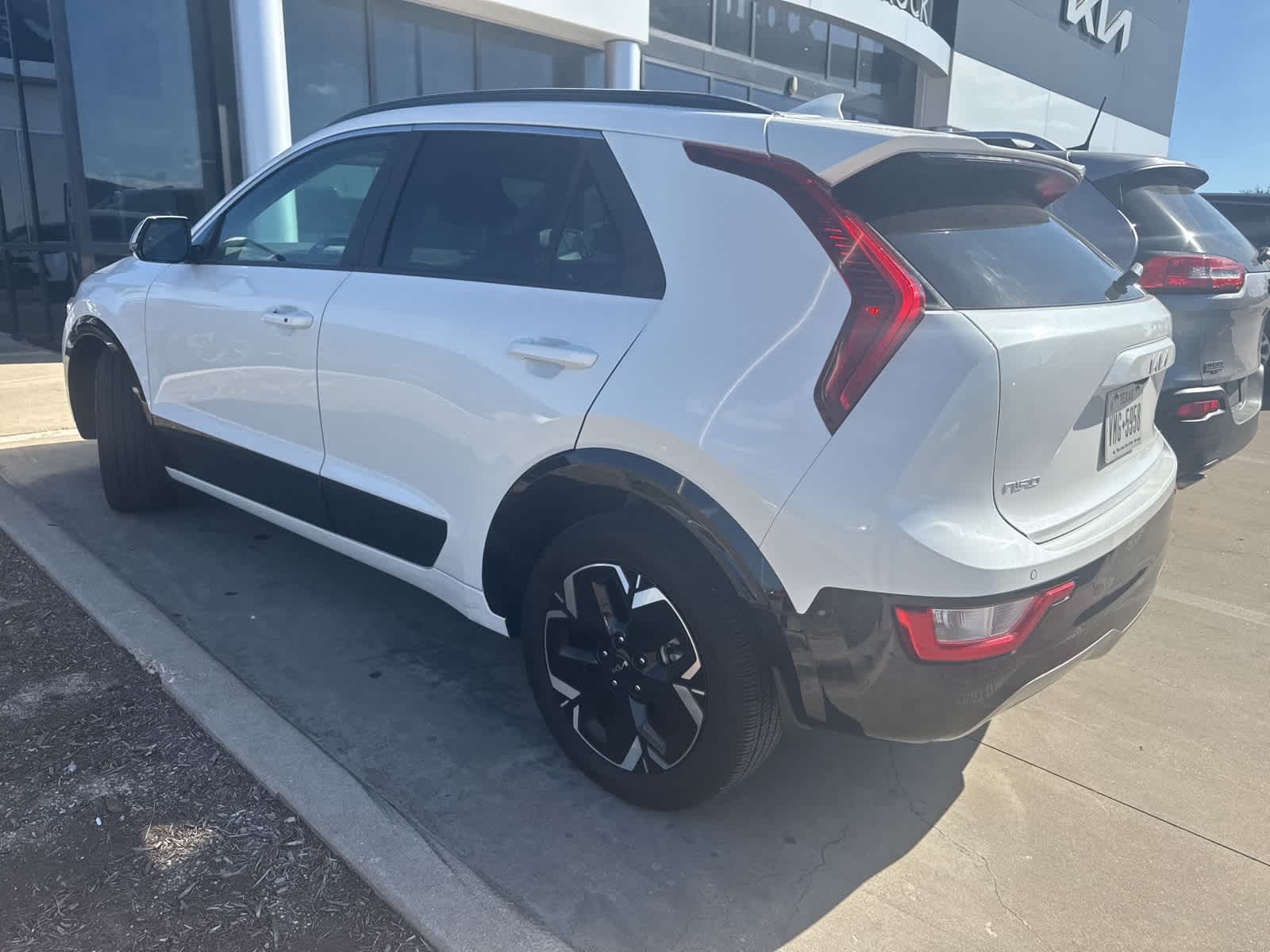 Thumbnail: 2024 Kia Niro - 4