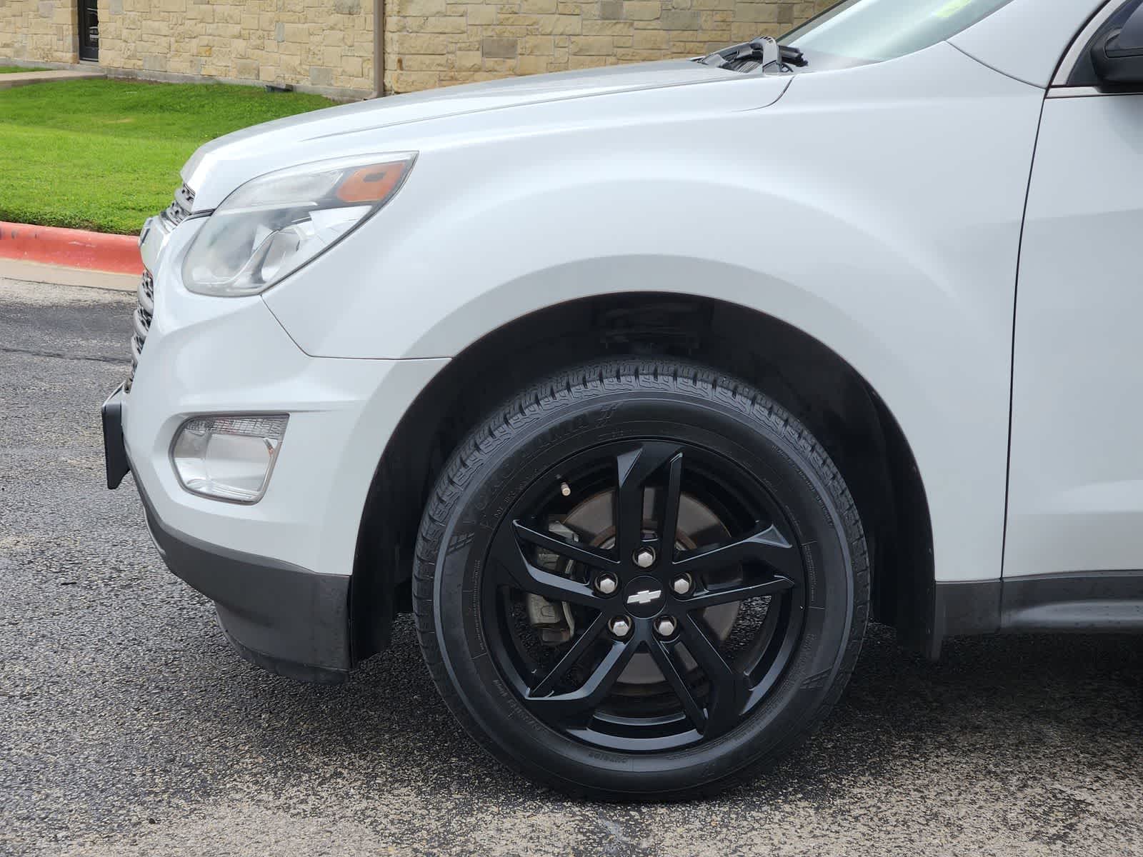 Thumbnail: 2017 Chevrolet Equinox - 8
