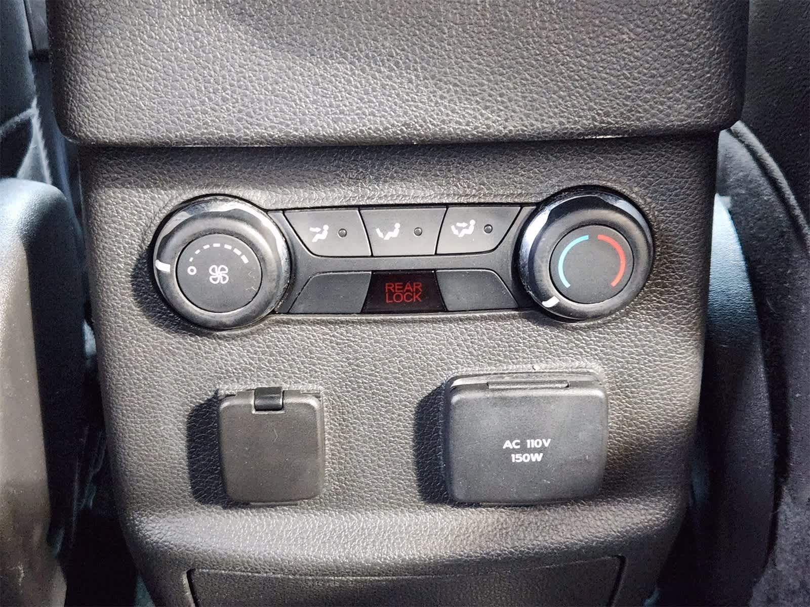 Thumbnail: 2013 Ford Explorer - 29