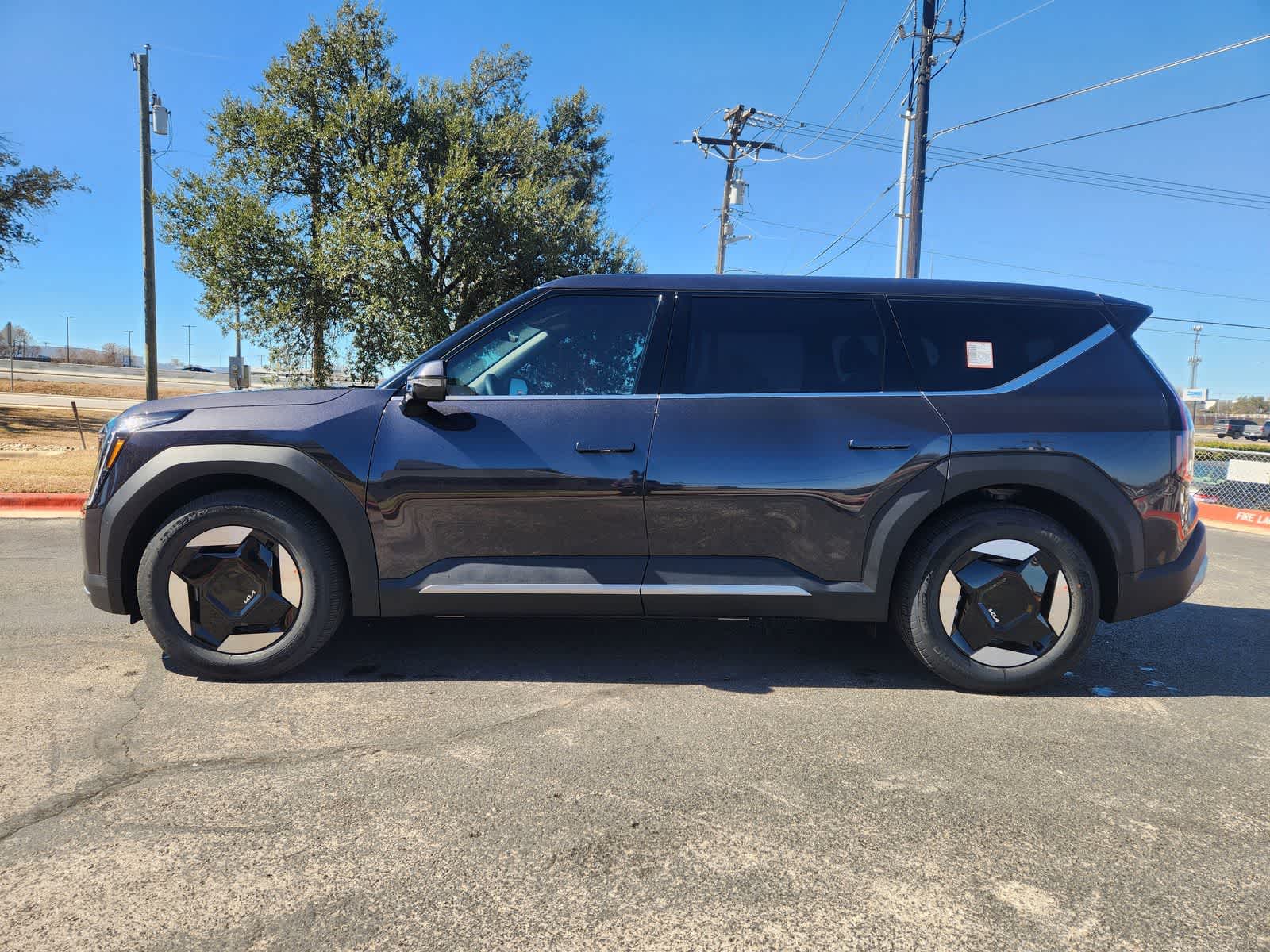 Thumbnail: 2026 Kia EV9 - 4