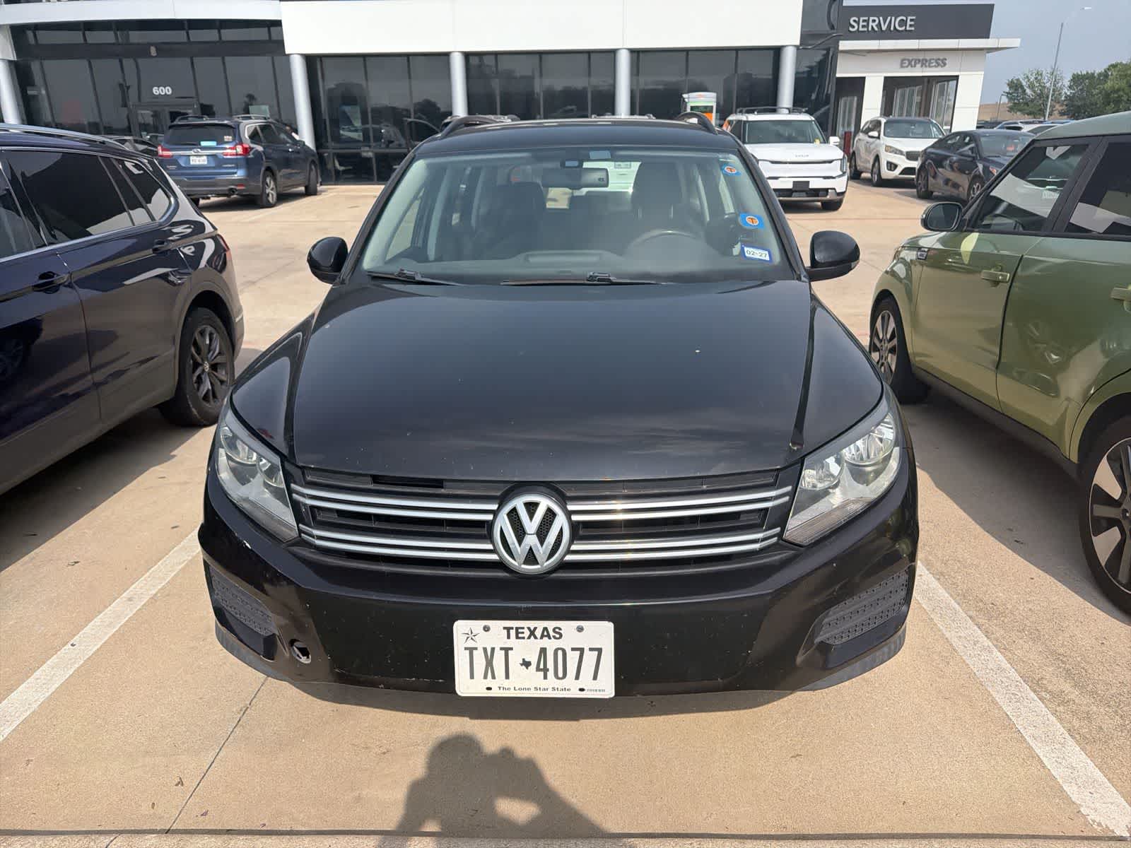 Thumbnail: 2016 Volkswagen Tiguan - 4