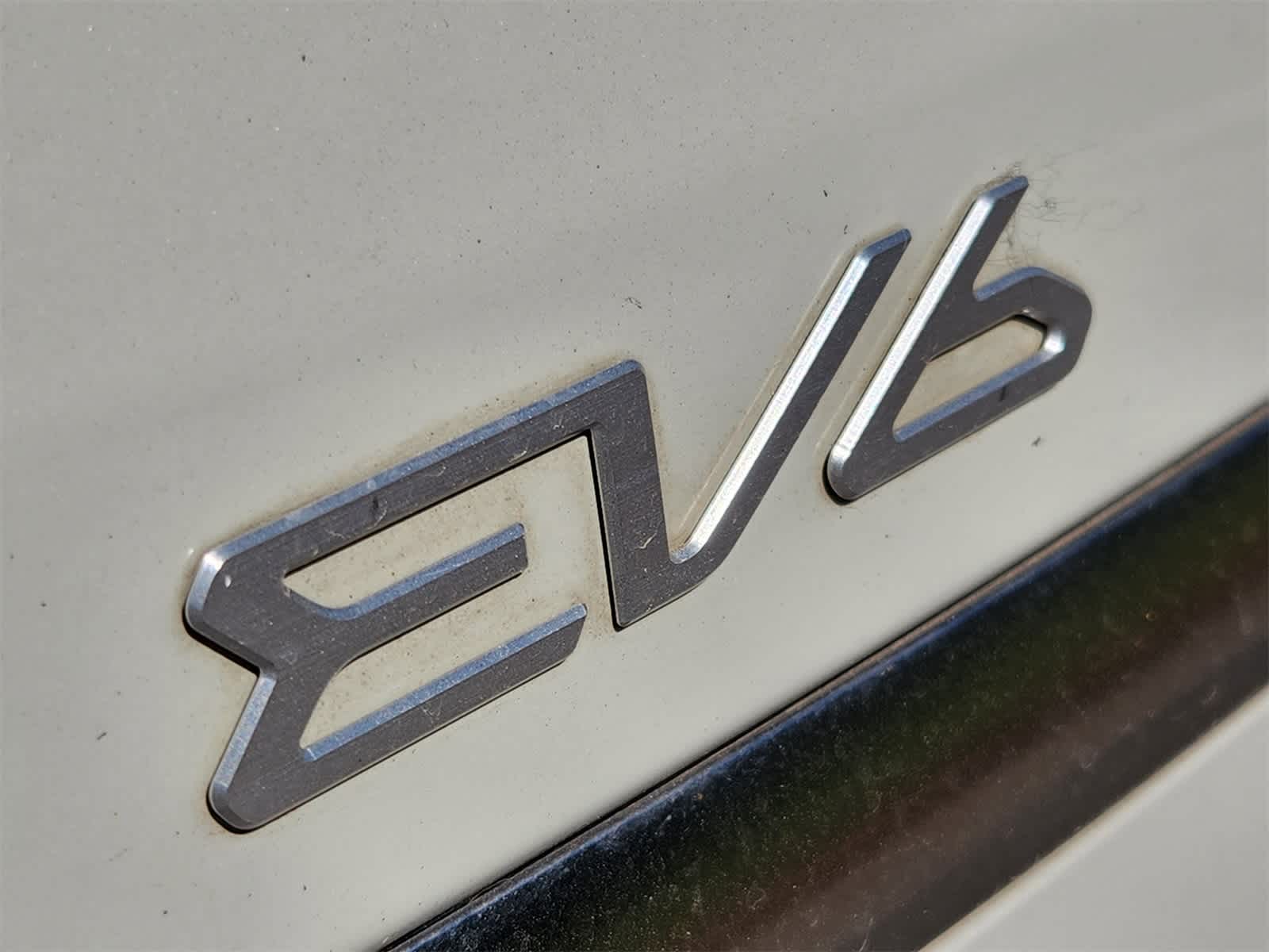 Thumbnail: 2023 Kia EV6 - 11