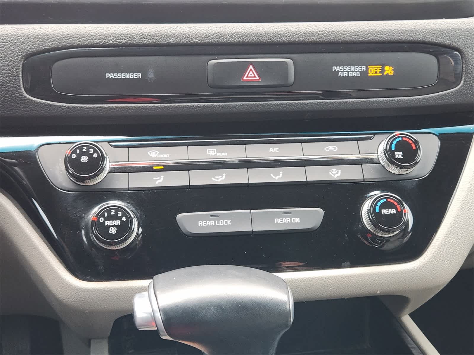 Thumbnail: 2019 Kia Sedona - 18