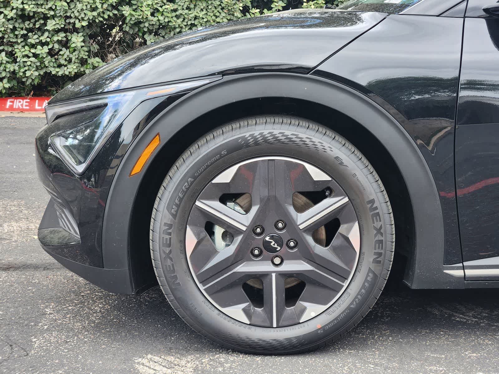 Thumbnail: 2025 Kia EV6 - 6