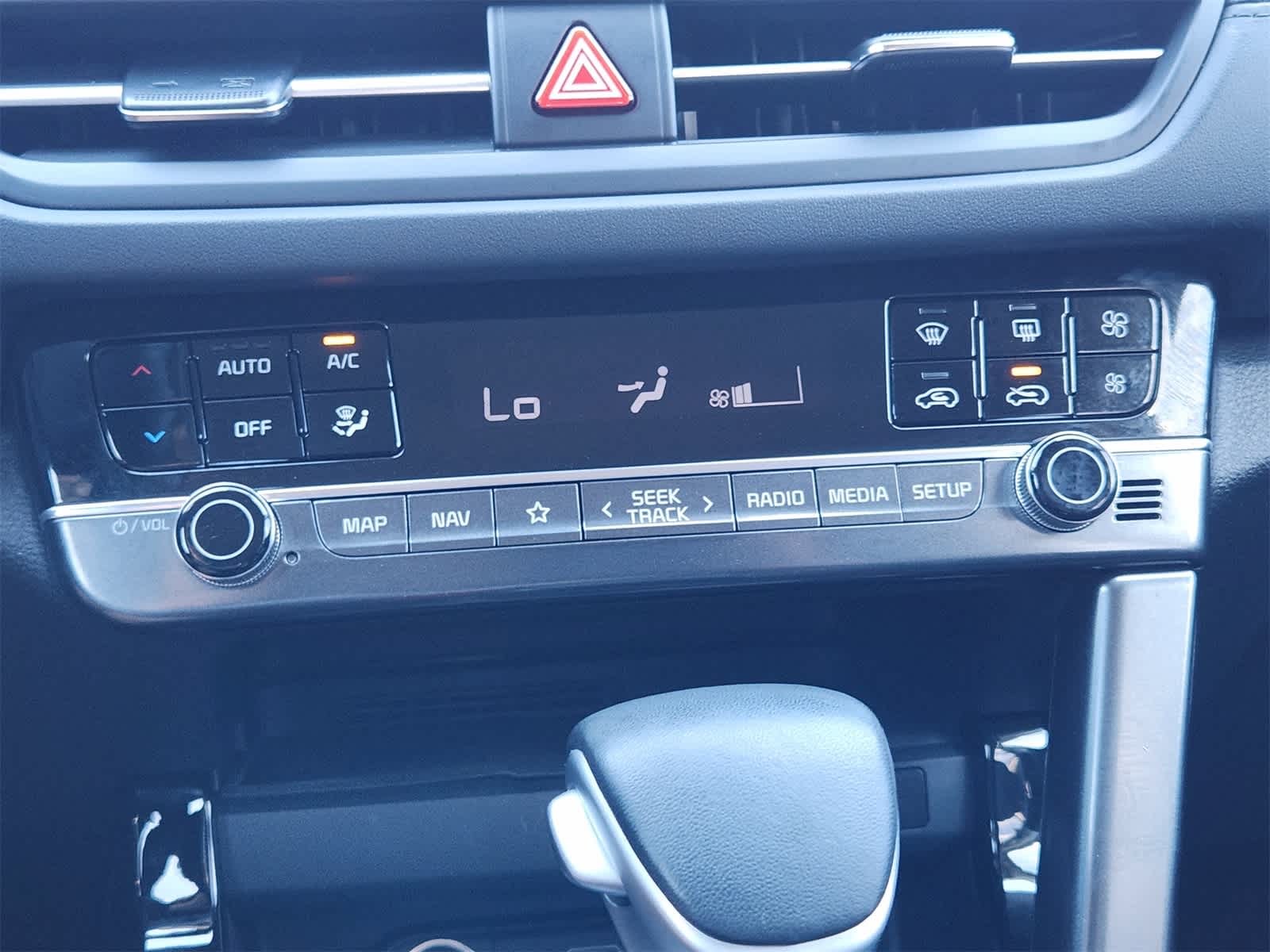 Thumbnail: 2024 Kia Seltos - 17