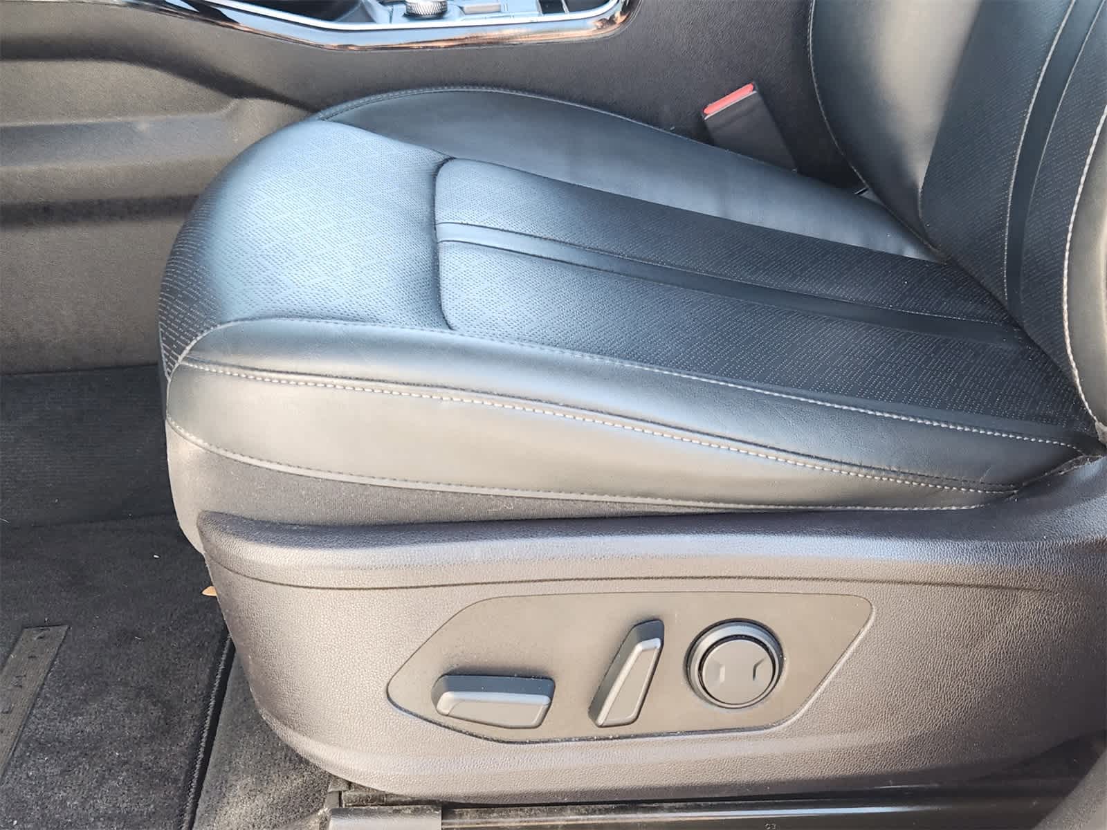 Thumbnail: 2022 Kia Sorento - 22