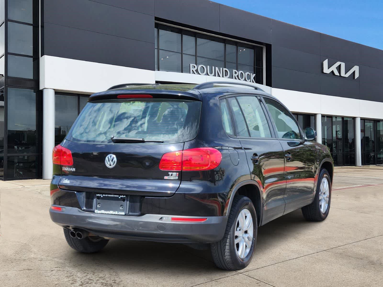 Thumbnail: 2016 Volkswagen Tiguan - 6