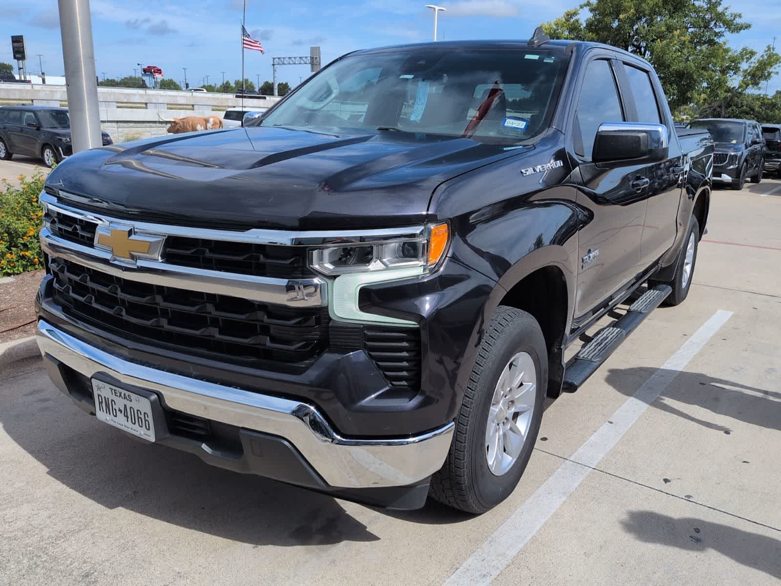 2022 Chevrolet Silverado 1500 LT Crew Cab Short Box's photo