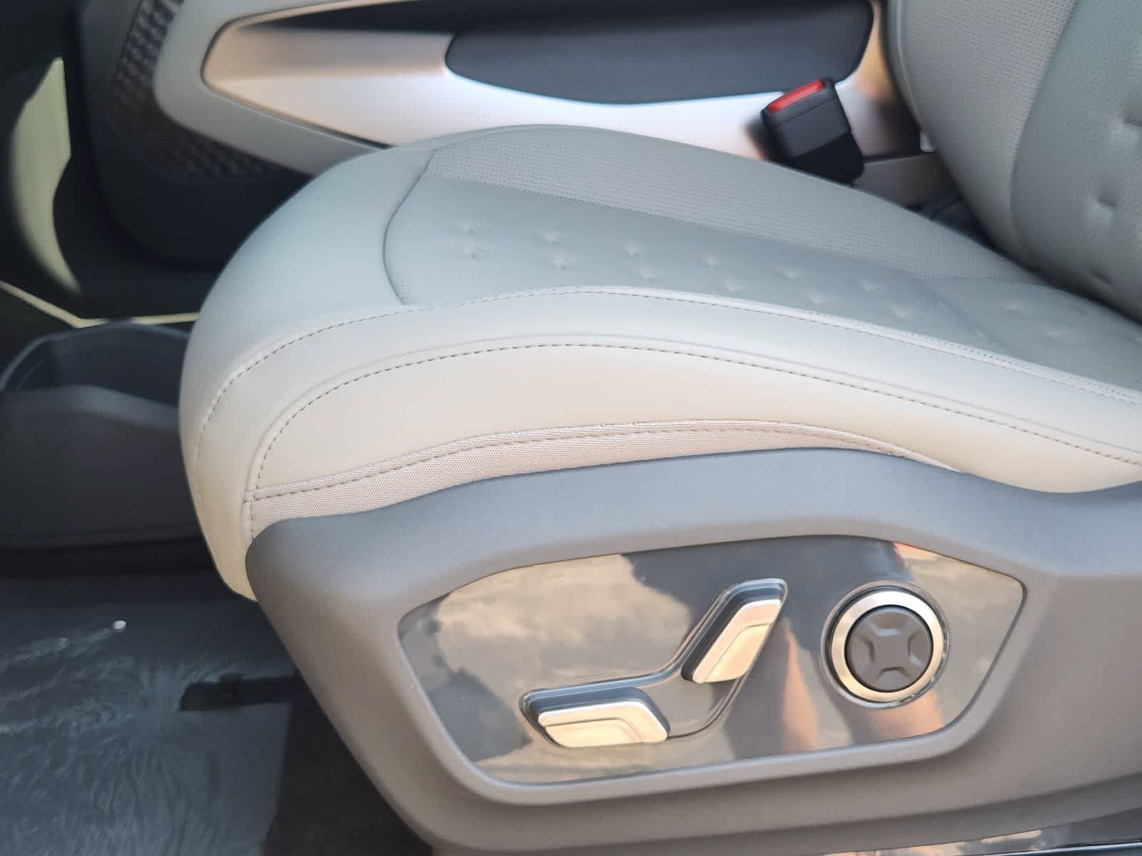 Thumbnail: 2026 Kia EV9 - 20