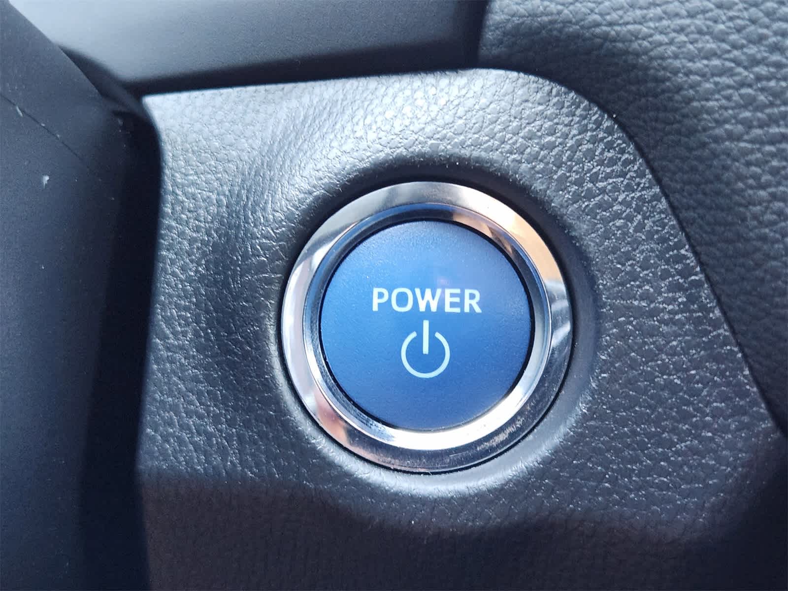 Thumbnail: 2021 Toyota RAV4 - 21