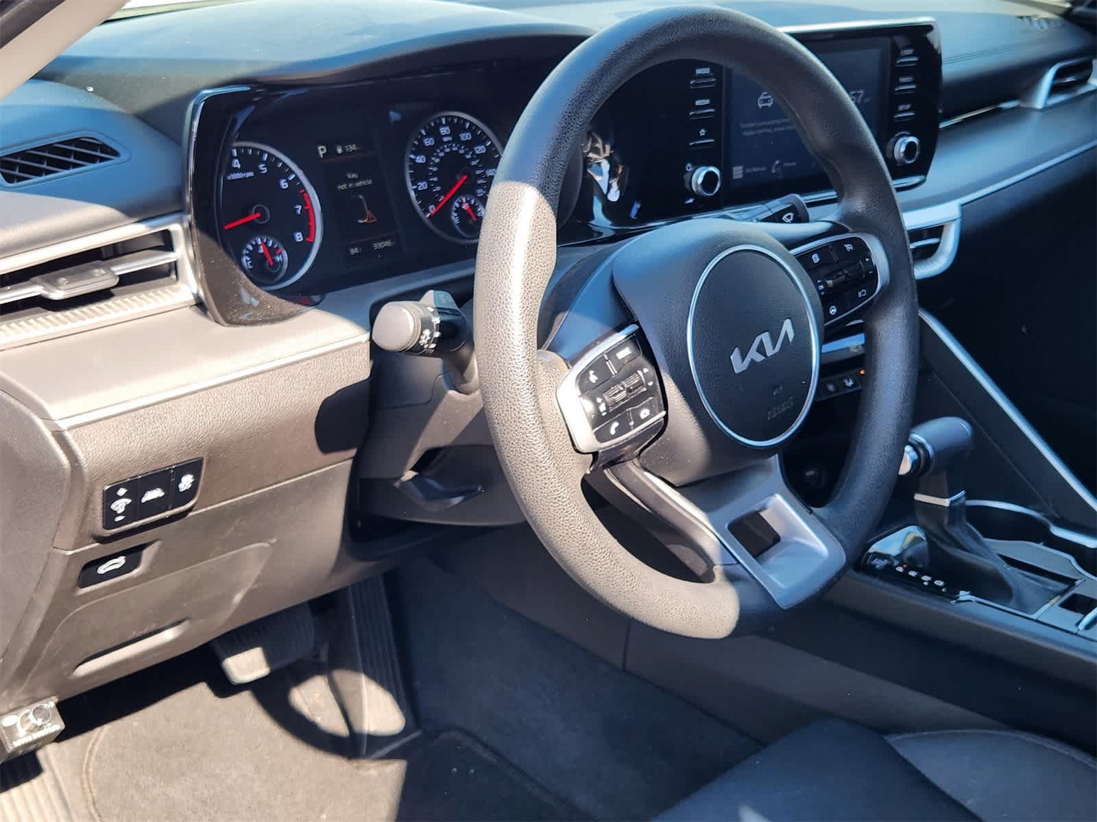 2023 Kia K5 LXS photo 2