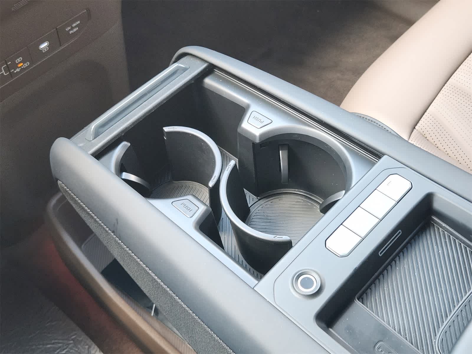 Thumbnail: 2026 Kia EV9 - 18