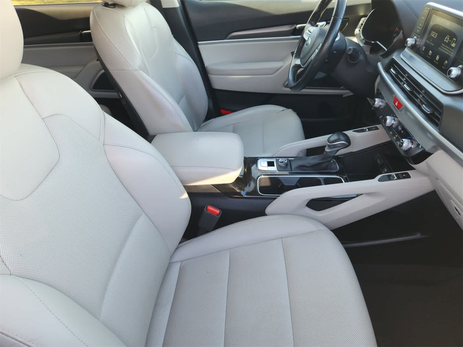 Thumbnail: 2020 Kia Telluride - 14