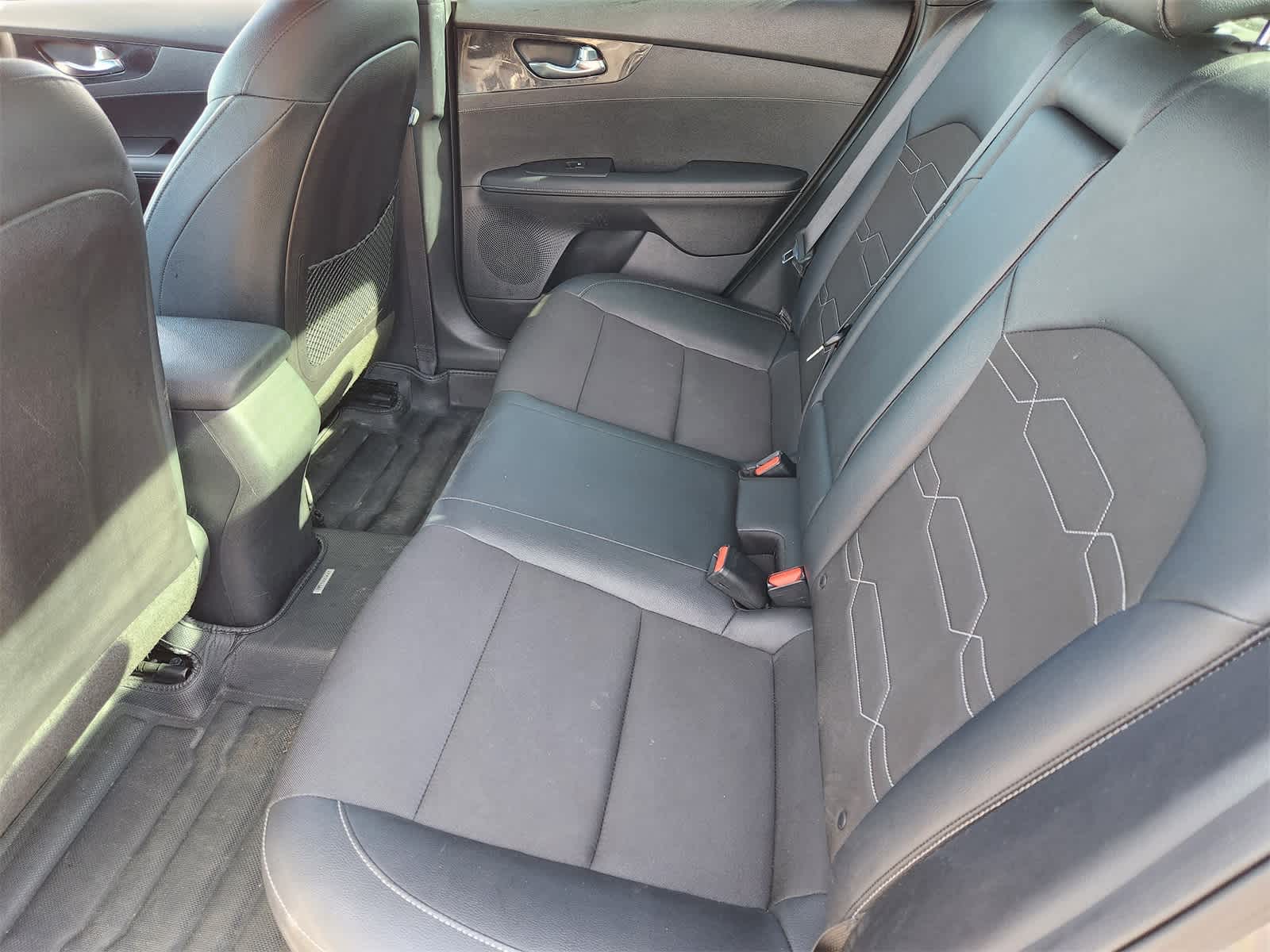 Thumbnail: 2022 Kia Forte - 24