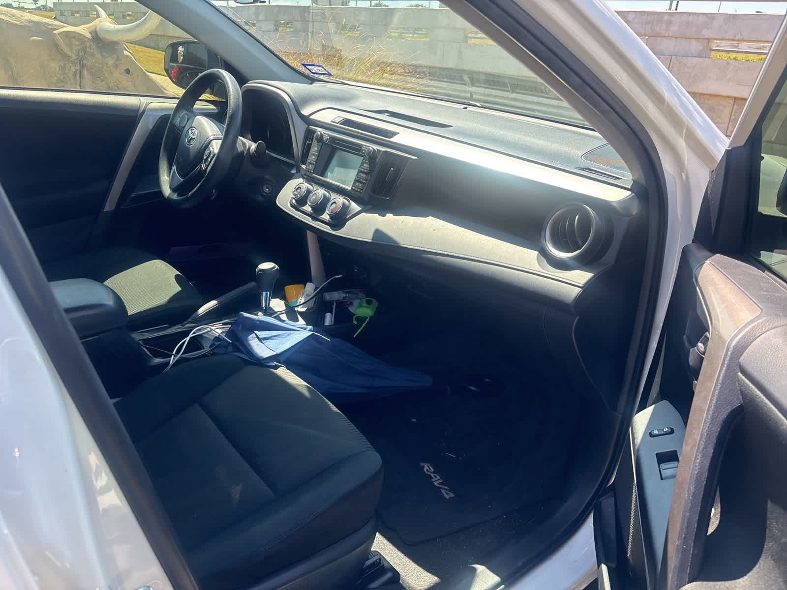 2018 Toyota RAV4 LE photo 4