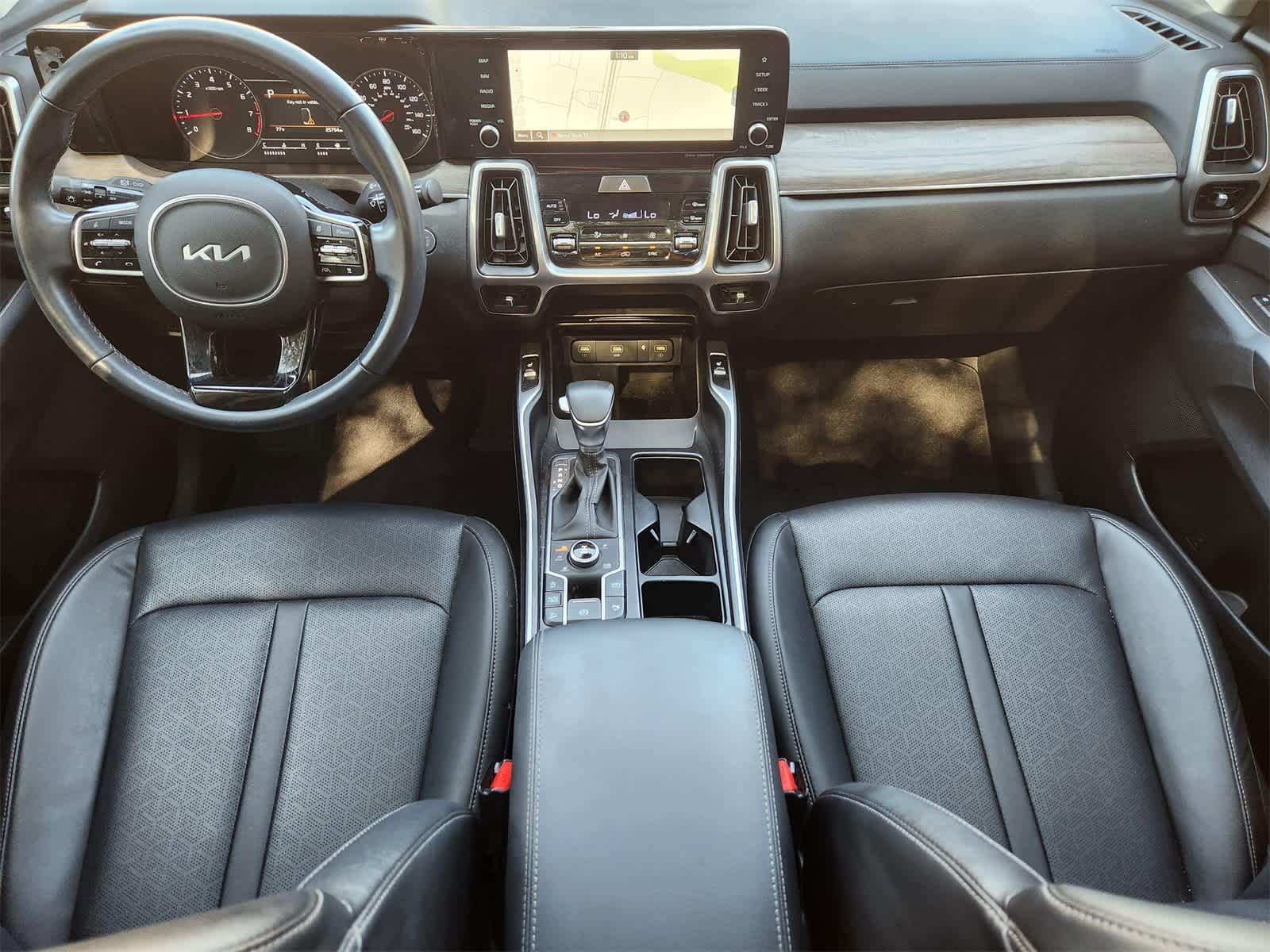 Thumbnail: 2023 Kia Sorento - 26