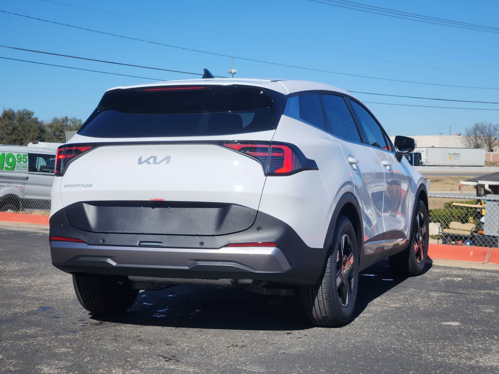 Thumbnail: 2026 Kia Sportage - 4