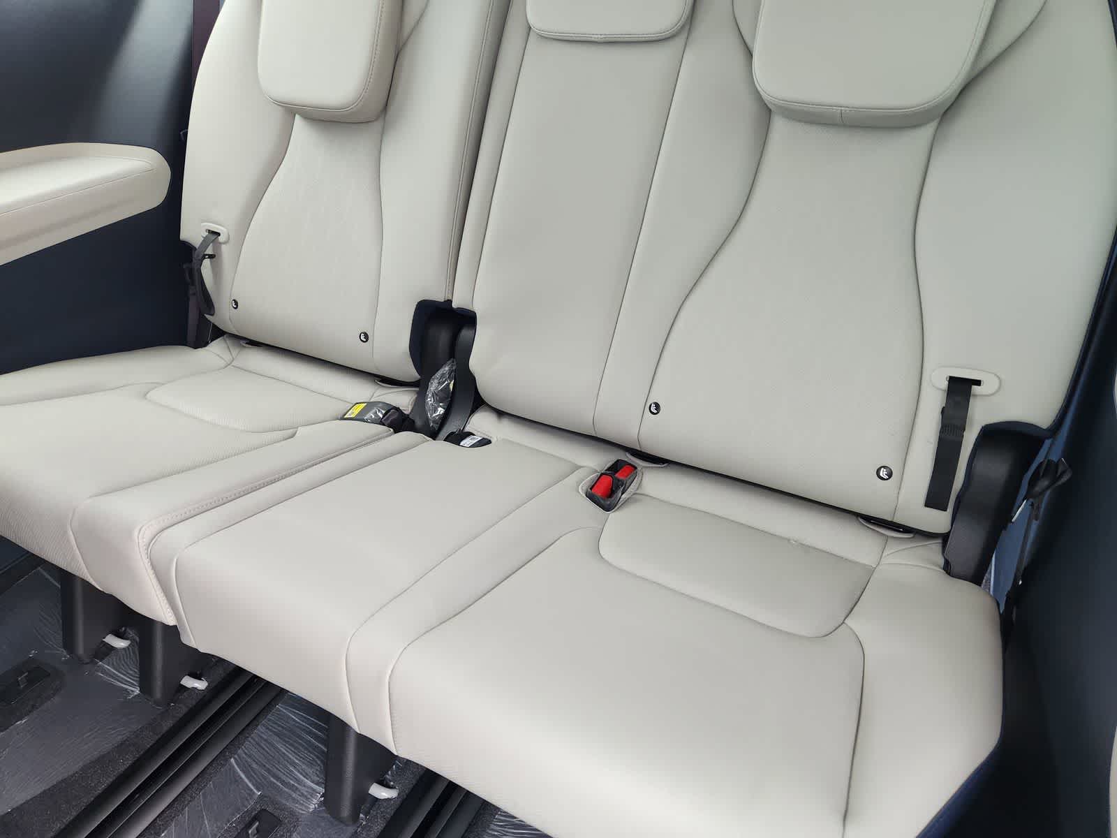 Thumbnail: 2026 Kia Carnival - 24