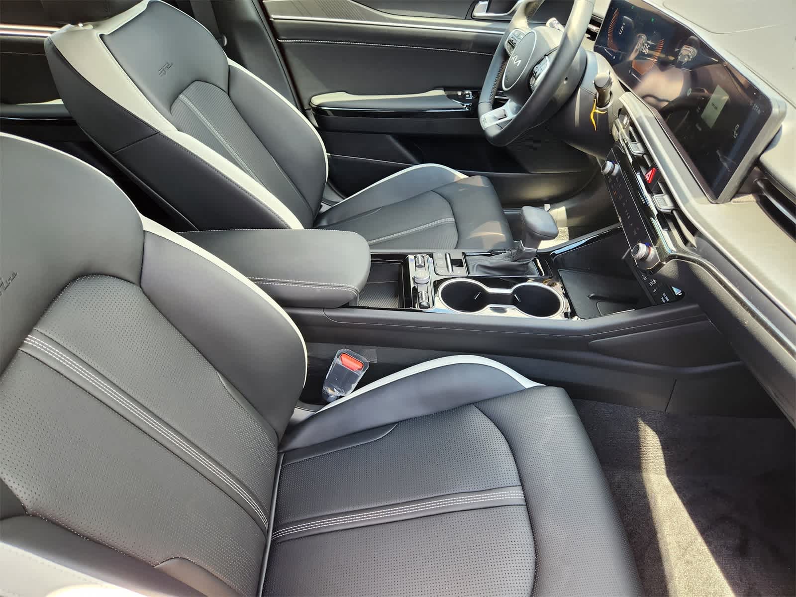 Thumbnail: 2026 Kia K5 - 11