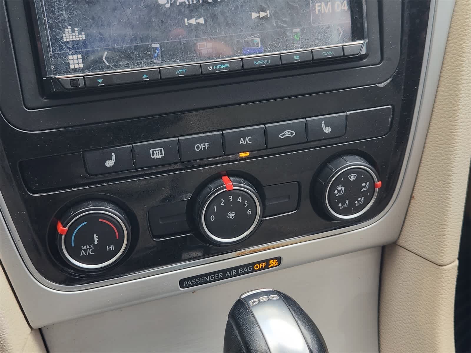 Thumbnail: 2013 Volkswagen Passat - 17